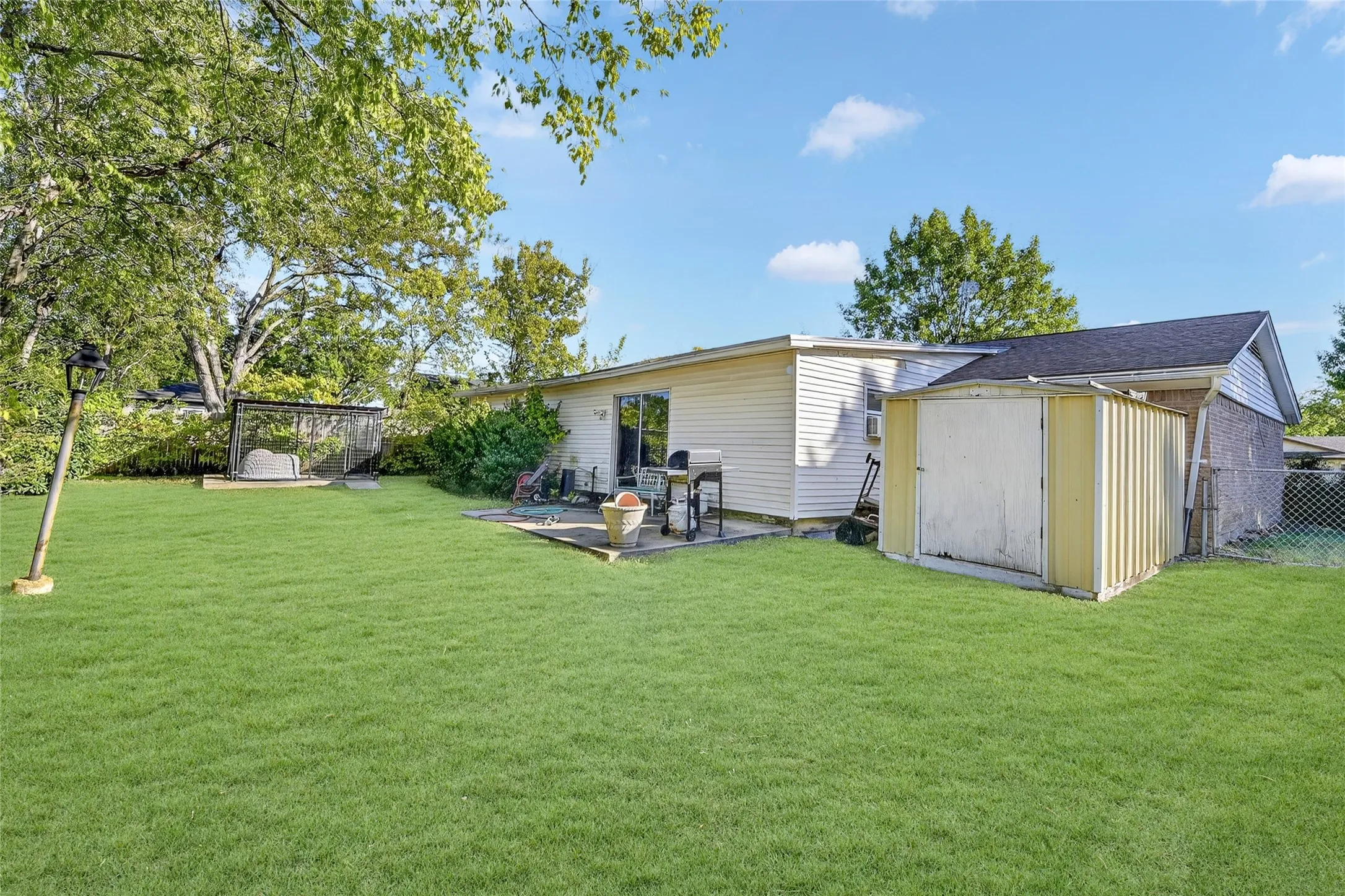 Single Family Residence For Sale in Dallas County , 2947 Cameo Lane, Farmers Branch, Texas 75234, 3 Bedroom, 2 Bathroom, 2 Garage spaces, 1,864 Sqft, built in 1958, mls#21151169, Real Estate Agent in Farmers Branch, Homes For Sale in Dallas county, Homes For Sale in Farmers Branch, Realtor in Farmers Branch Texas, Real Estate Brokerage Independent Realty Texas, Luminita Cordes Realtor