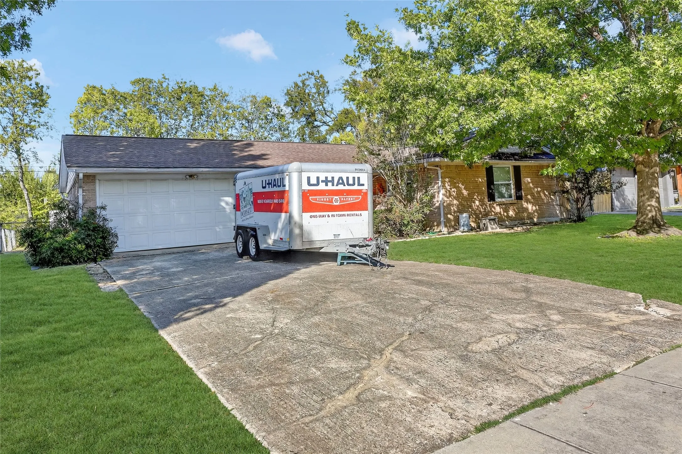 Single Family Residence For Sale in Dallas County , 2947 Cameo Lane, Farmers Branch, Texas 75234, 3 Bedroom, 2 Bathroom, 2 Garage spaces, 1,864 Sqft, built in 1958, mls#21151169, Real Estate Agent in Farmers Branch, Homes For Sale in Dallas county, Homes For Sale in Farmers Branch, Realtor in Farmers Branch Texas, Real Estate Brokerage Independent Realty Texas, Luminita Cordes Realtor