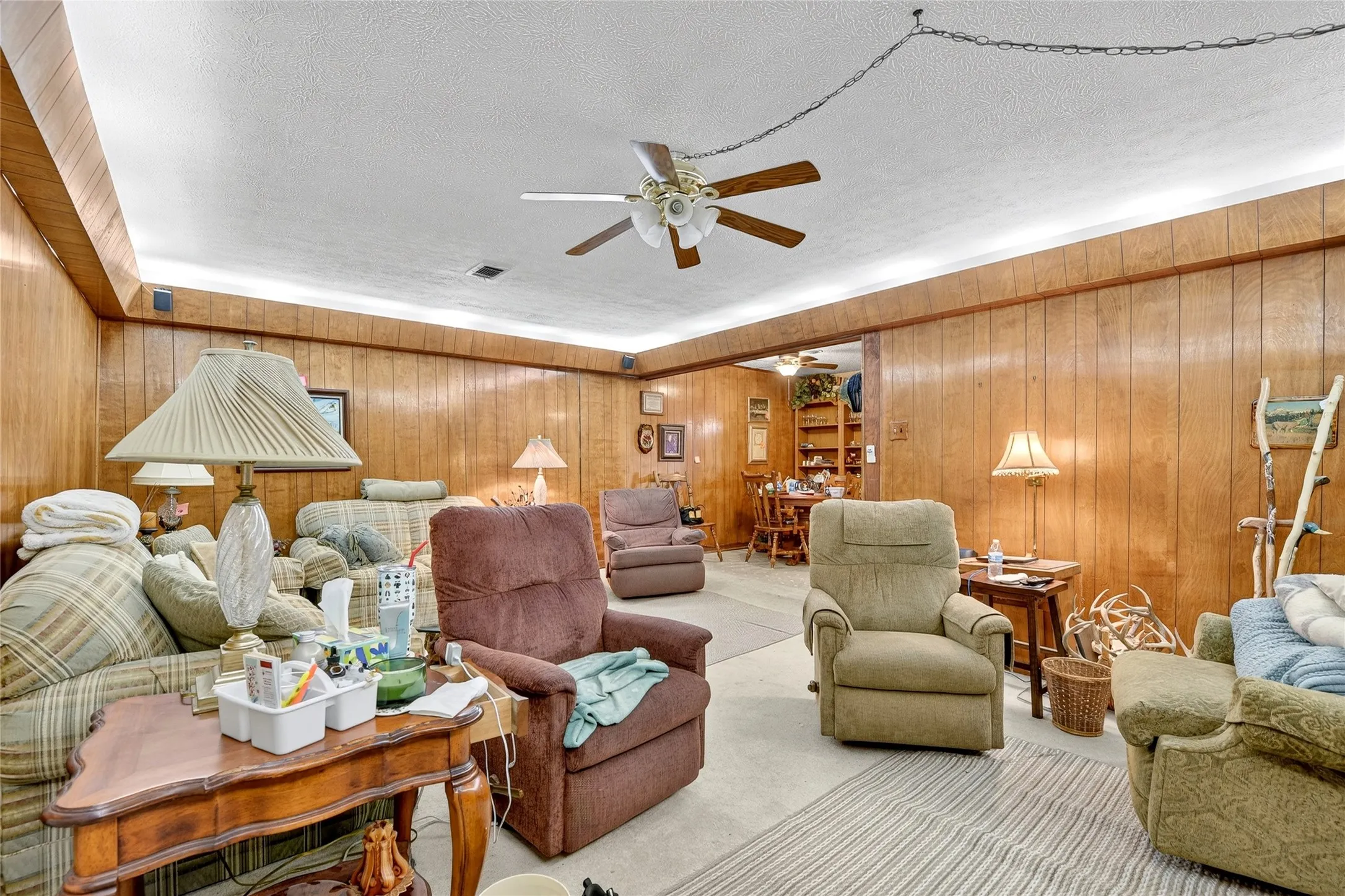 Single Family Residence For Sale in Dallas County , 2947 Cameo Lane, Farmers Branch, Texas 75234, 3 Bedroom, 2 Bathroom, 2 Garage spaces, 1,864 Sqft, built in 1958, mls#21151169, Real Estate Agent in Farmers Branch, Homes For Sale in Dallas county, Homes For Sale in Farmers Branch, Realtor in Farmers Branch Texas, Real Estate Brokerage Independent Realty Texas, Luminita Cordes Realtor