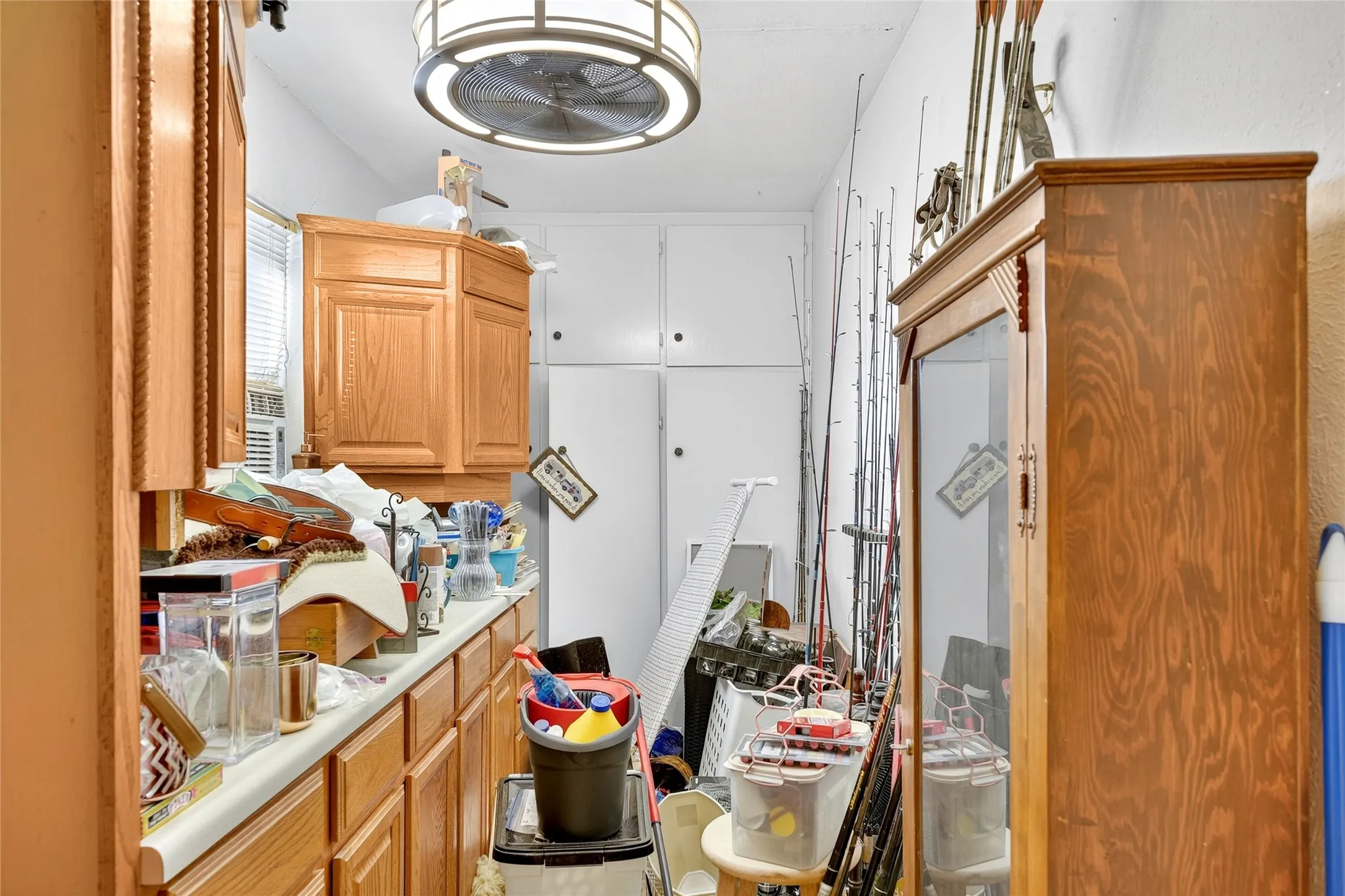Single Family Residence For Sale in Dallas County , 2947 Cameo Lane, Farmers Branch, Texas 75234, 3 Bedroom, 2 Bathroom, 2 Garage spaces, 1,864 Sqft, built in 1958, mls#21151169, Real Estate Agent in Farmers Branch, Homes For Sale in Dallas county, Homes For Sale in Farmers Branch, Realtor in Farmers Branch Texas, Real Estate Brokerage Independent Realty Texas, Luminita Cordes Realtor