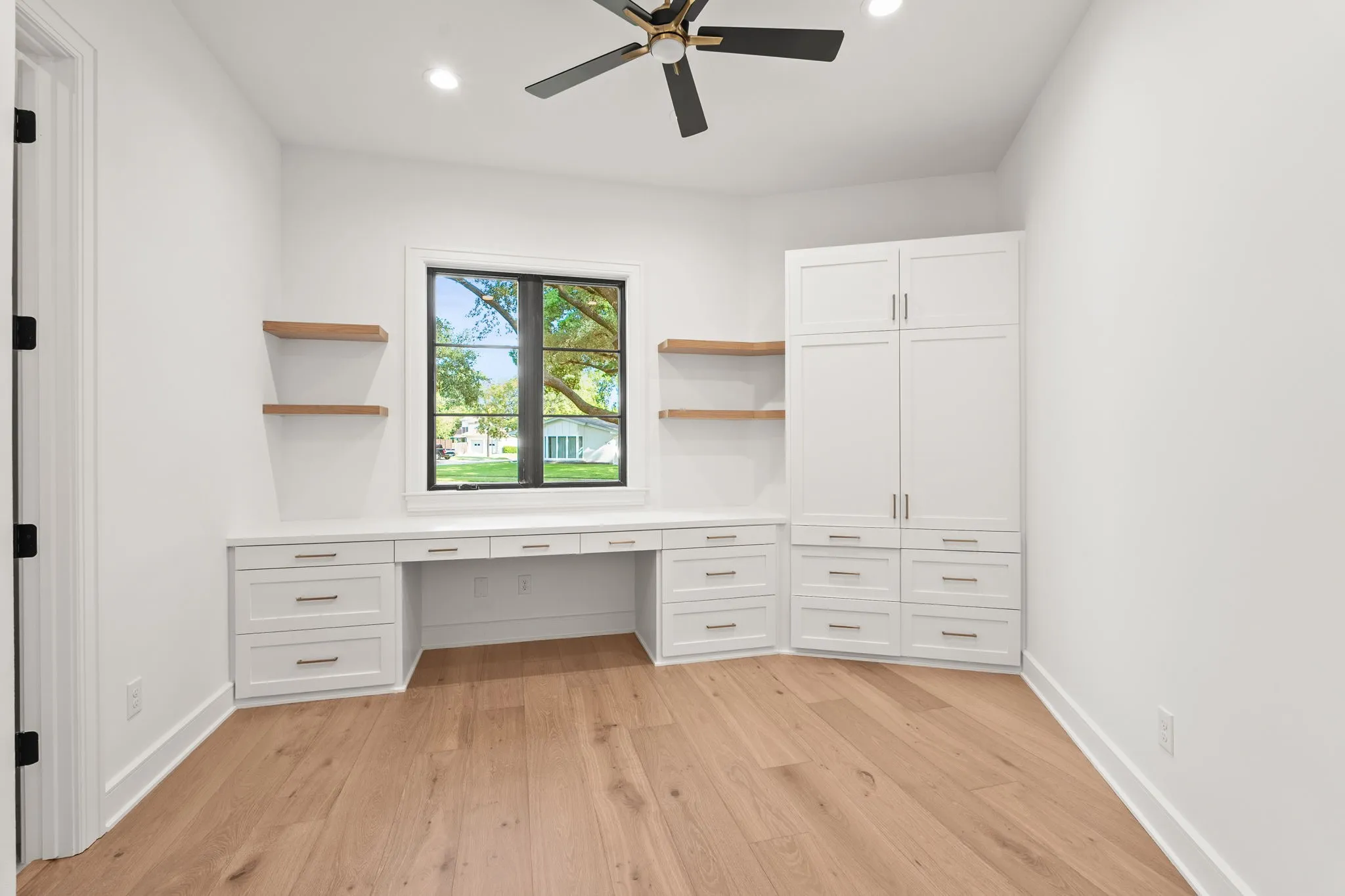 Single Family Residence For Sale in Dallas County , 1211 Seminole Drive, Richardson, Texas 75080, 5 Bedroom, 6 Bathroom, 2 Garage spaces, 5,340 Sqft, built in 2025, New Construction - Complete, mls#21151020, Real Estate Agent in Richardson, Homes For Sale in Dallas county, Homes For Sale in Richardson, Realtor in Richardson Texas, Real Estate Brokerage Independent Realty Texas, Luminita Cordes Realtor