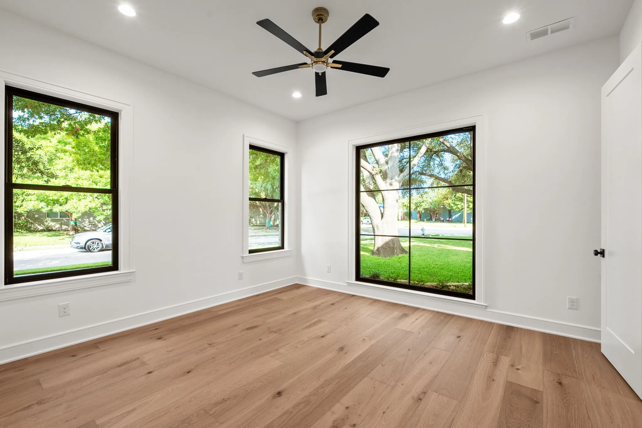 Single Family Residence For Sale in Dallas County , 1211 Seminole Drive, Richardson, Texas 75080, 5 Bedroom, 6 Bathroom, 2 Garage spaces, 5,340 Sqft, built in 2025, New Construction - Complete, mls#21151020, Real Estate Agent in Richardson, Homes For Sale in Dallas county, Homes For Sale in Richardson, Realtor in Richardson Texas, Real Estate Brokerage Independent Realty Texas, Luminita Cordes Realtor