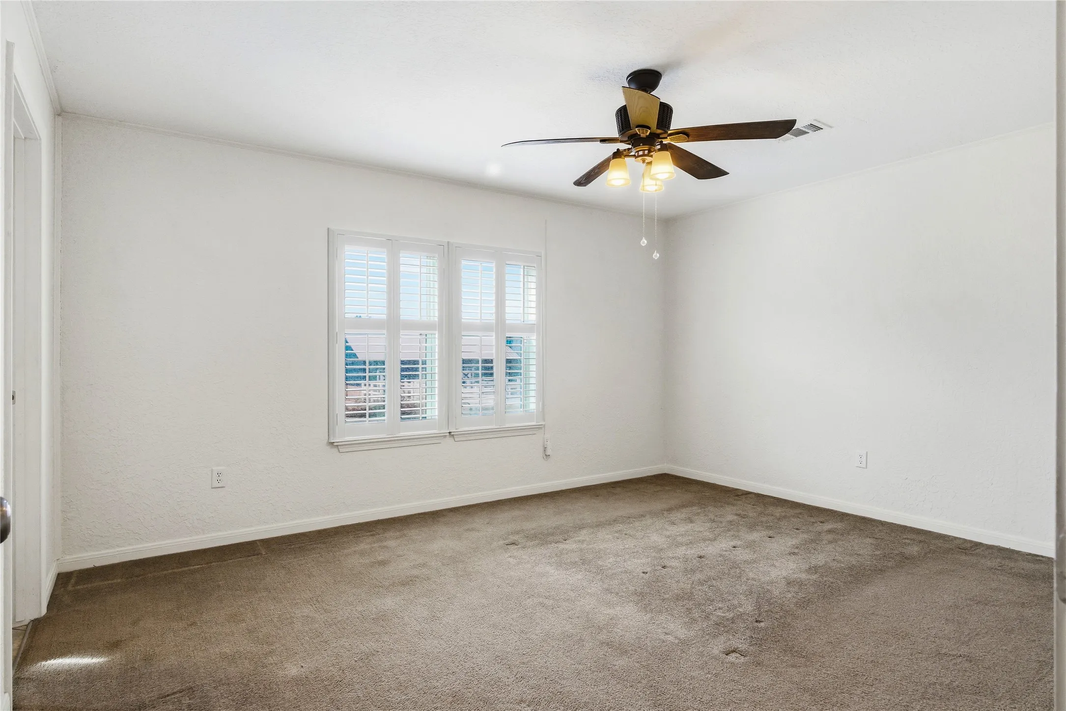 Farm For Sale in Van Zandt County , 370 VZ County Road 4134, Canton, Texas 75103, 4 Bedroom, 3 Bathroom, Garage spaces, 2,624 Sqft, built in 2011, Preowned, mls#21128574, Real Estate Agent in Canton, Homes For Sale in Van Zandt county, Homes For Sale in Canton, Realtor in Canton Texas, Real Estate Brokerage Independent Realty Texas, Luminita Cordes Realtor