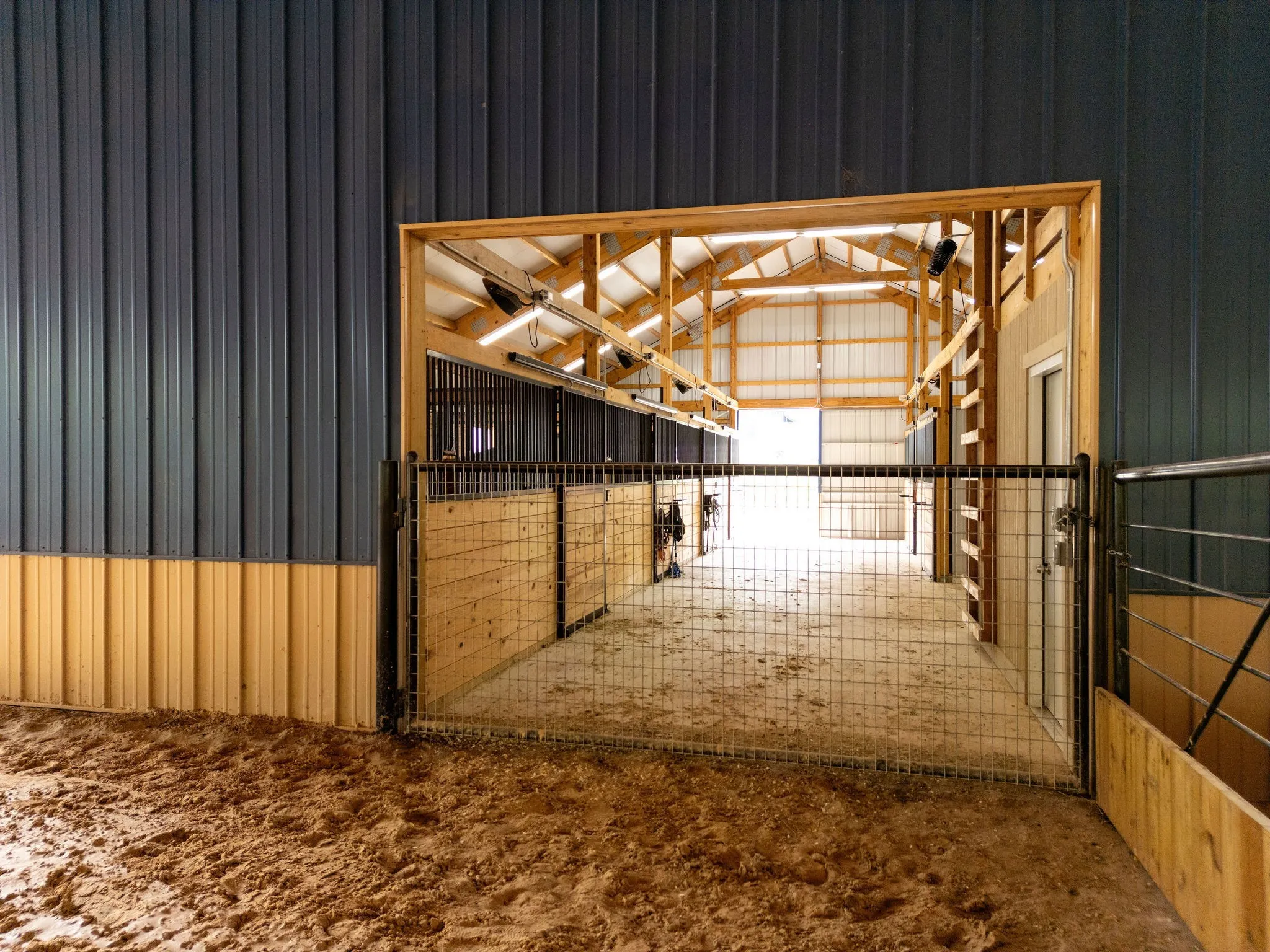 Farm For Sale in Van Zandt County , 370 VZ County Road 4134, Canton, Texas 75103, 4 Bedroom, 3 Bathroom, Garage spaces, 2,624 Sqft, built in 2011, Preowned, mls#21128574, Real Estate Agent in Canton, Homes For Sale in Van Zandt county, Homes For Sale in Canton, Realtor in Canton Texas, Real Estate Brokerage Independent Realty Texas, Luminita Cordes Realtor