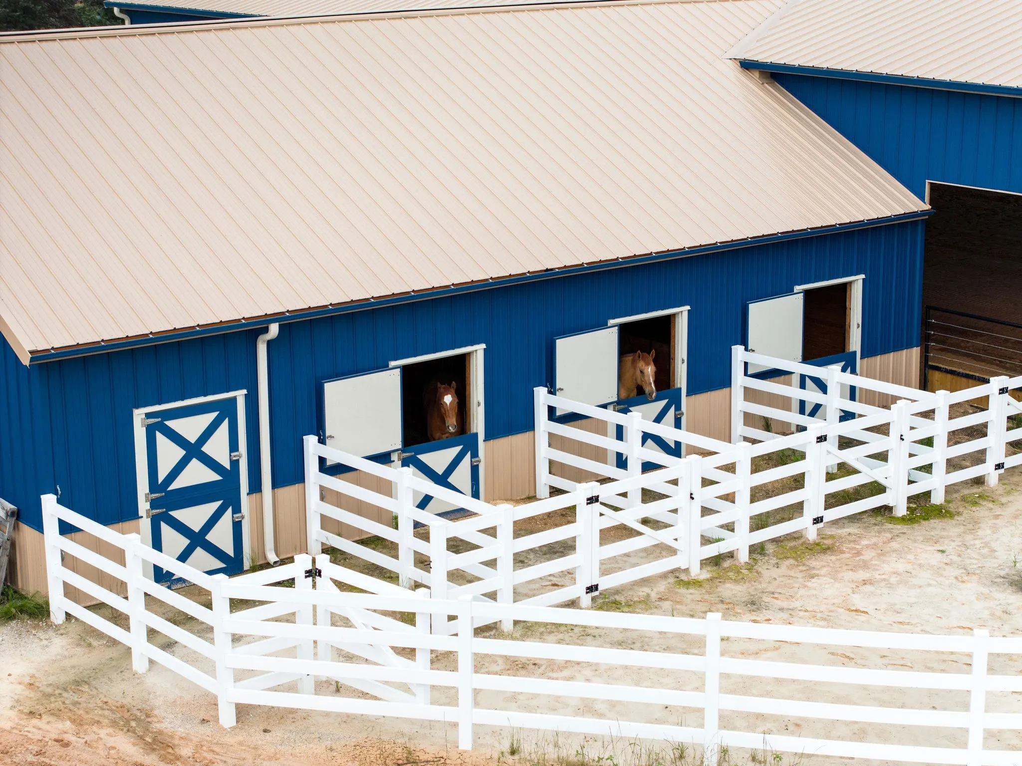 Farm For Sale in Van Zandt County , 370 VZ County Road 4134, Canton, Texas 75103, 4 Bedroom, 3 Bathroom, Garage spaces, 2,624 Sqft, built in 2011, Preowned, mls#21128574, Real Estate Agent in Canton, Homes For Sale in Van Zandt county, Homes For Sale in Canton, Realtor in Canton Texas, Real Estate Brokerage Independent Realty Texas, Luminita Cordes Realtor
