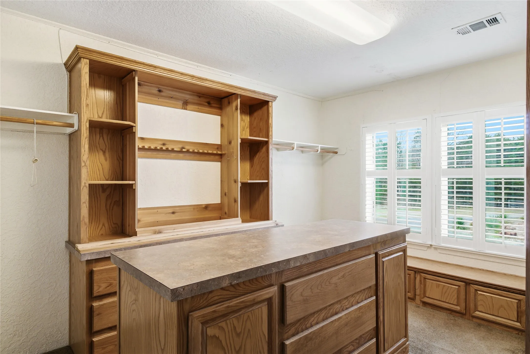 Farm For Sale in Van Zandt County , 370 VZ County Road 4134, Canton, Texas 75103, 4 Bedroom, 3 Bathroom, Garage spaces, 2,624 Sqft, built in 2011, Preowned, mls#21128574, Real Estate Agent in Canton, Homes For Sale in Van Zandt county, Homes For Sale in Canton, Realtor in Canton Texas, Real Estate Brokerage Independent Realty Texas, Luminita Cordes Realtor