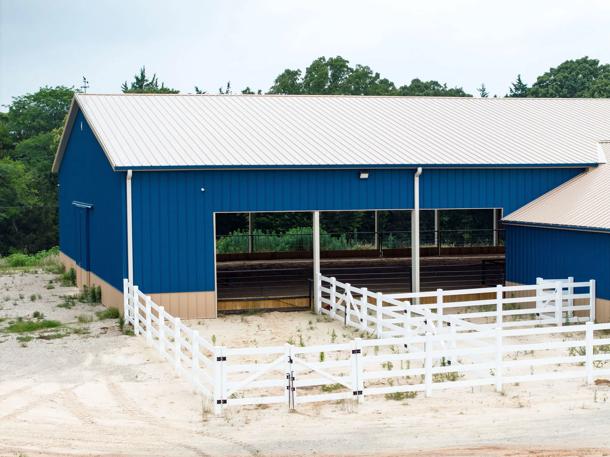 Farm For Sale in Van Zandt County , 370 VZ County Road 4134, Canton, Texas 75103, 4 Bedroom, 3 Bathroom, Garage spaces, 2,624 Sqft, built in 2011, Preowned, mls#21128574, Real Estate Agent in Canton, Homes For Sale in Van Zandt county, Homes For Sale in Canton, Realtor in Canton Texas, Real Estate Brokerage Independent Realty Texas, Luminita Cordes Realtor