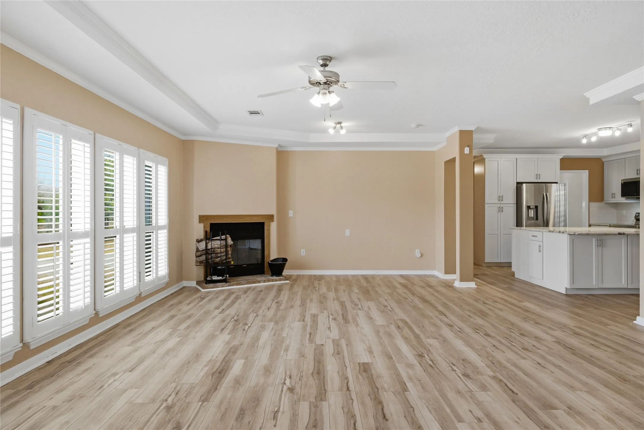 Farm For Sale in Van Zandt County , 370 VZ County Road 4134, Canton, Texas 75103, 4 Bedroom, 3 Bathroom, Garage spaces, 2,624 Sqft, built in 2011, Preowned, mls#21128574, Real Estate Agent in Canton, Homes For Sale in Van Zandt county, Homes For Sale in Canton, Realtor in Canton Texas, Real Estate Brokerage Independent Realty Texas, Luminita Cordes Realtor