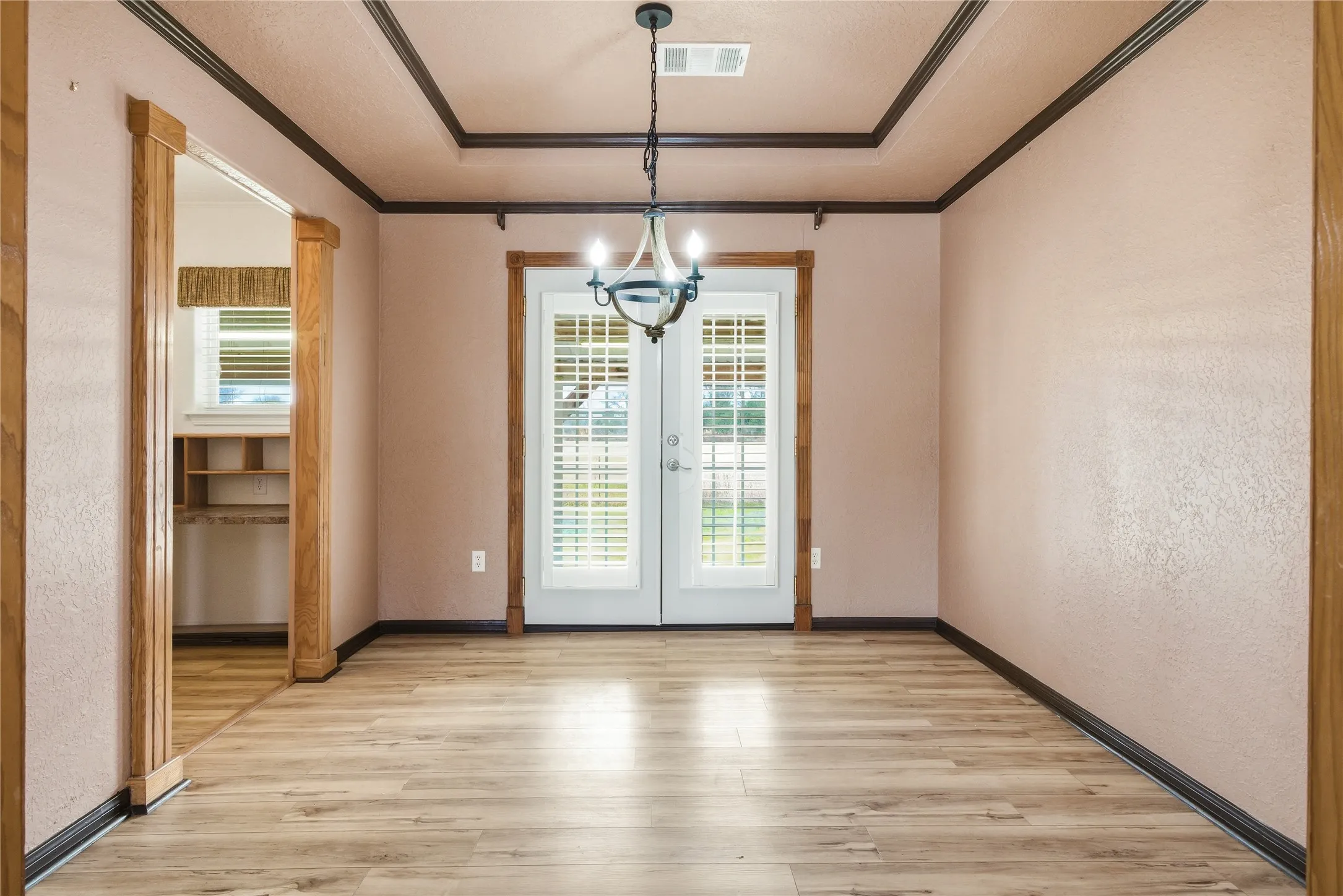 Farm For Sale in Van Zandt County , 370 VZ County Road 4134, Canton, Texas 75103, 4 Bedroom, 3 Bathroom, Garage spaces, 2,624 Sqft, built in 2011, Preowned, mls#21128574, Real Estate Agent in Canton, Homes For Sale in Van Zandt county, Homes For Sale in Canton, Realtor in Canton Texas, Real Estate Brokerage Independent Realty Texas, Luminita Cordes Realtor
