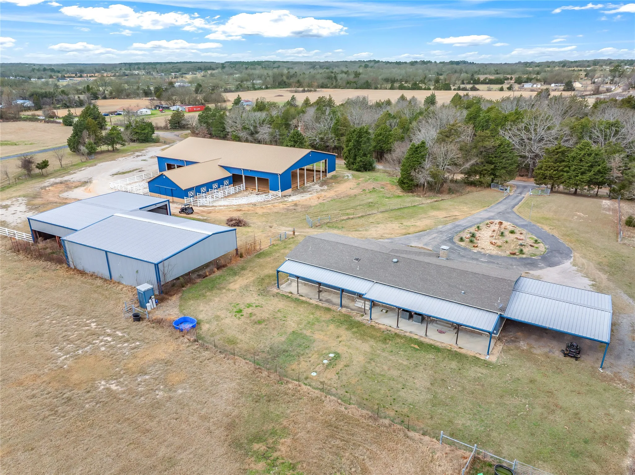 Farm For Sale in Van Zandt County , 370 VZ County Road 4134, Canton, Texas 75103, 4 Bedroom, 3 Bathroom, Garage spaces, 2,624 Sqft, built in 2011, Preowned, mls#21128574, Real Estate Agent in Canton, Homes For Sale in Van Zandt county, Homes For Sale in Canton, Realtor in Canton Texas, Real Estate Brokerage Independent Realty Texas, Luminita Cordes Realtor