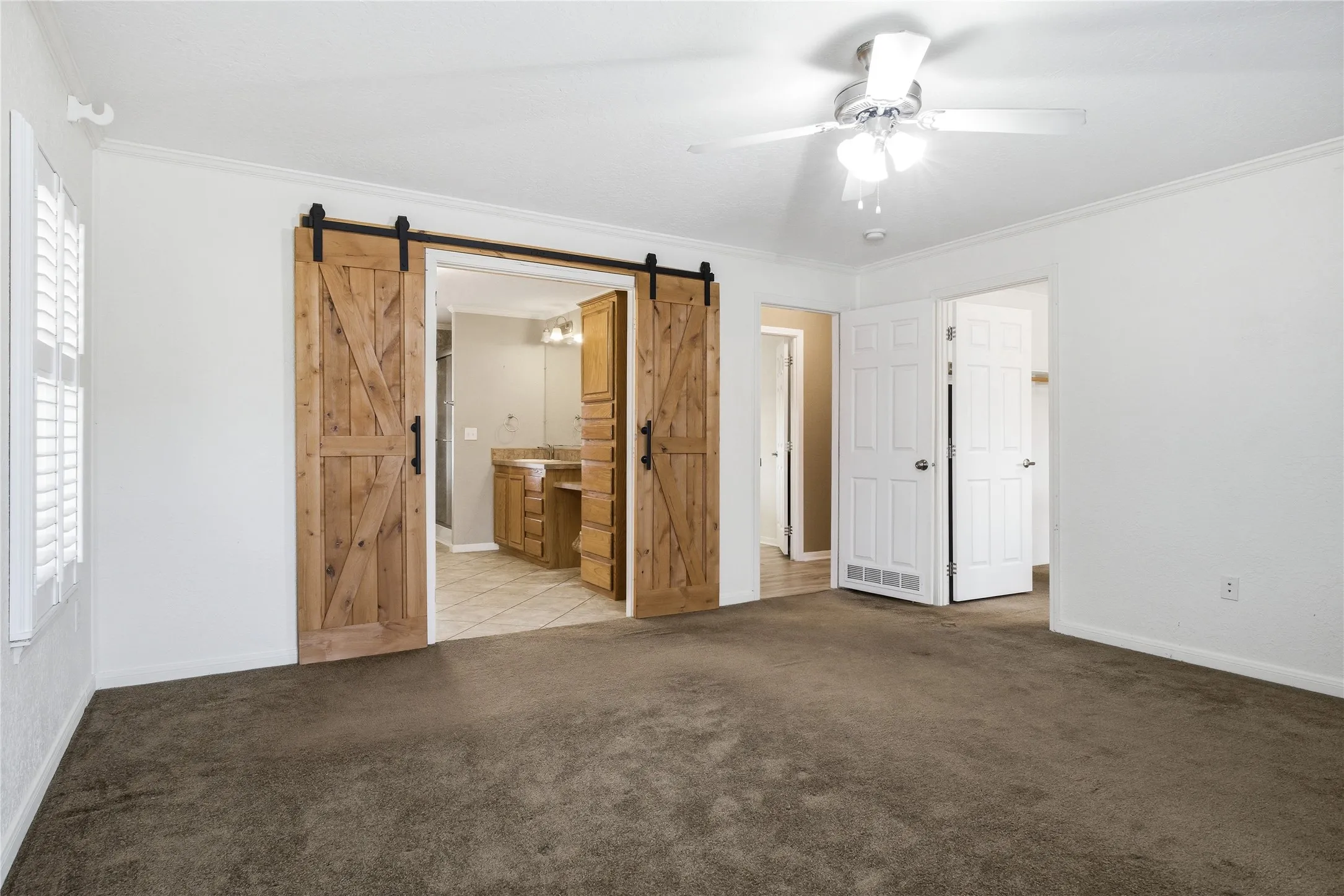 Farm For Sale in Van Zandt County , 370 VZ County Road 4134, Canton, Texas 75103, 4 Bedroom, 3 Bathroom, Garage spaces, 2,624 Sqft, built in 2011, Preowned, mls#21128574, Real Estate Agent in Canton, Homes For Sale in Van Zandt county, Homes For Sale in Canton, Realtor in Canton Texas, Real Estate Brokerage Independent Realty Texas, Luminita Cordes Realtor