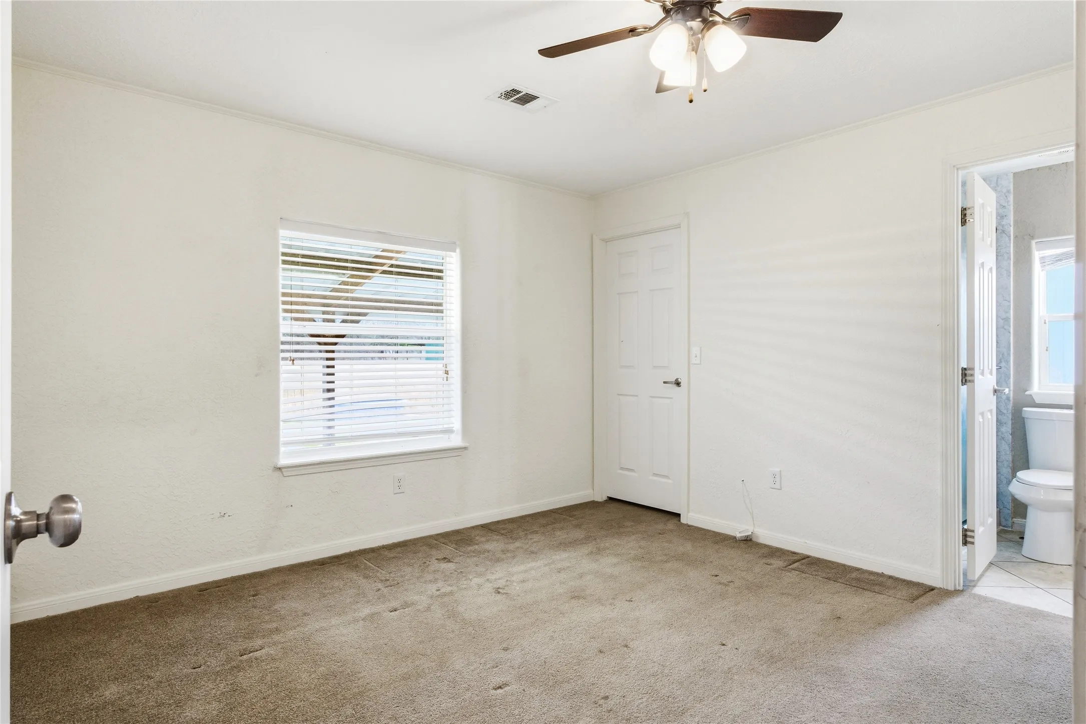 Farm For Sale in Van Zandt County , 370 VZ County Road 4134, Canton, Texas 75103, 4 Bedroom, 3 Bathroom, Garage spaces, 2,624 Sqft, built in 2011, Preowned, mls#21128574, Real Estate Agent in Canton, Homes For Sale in Van Zandt county, Homes For Sale in Canton, Realtor in Canton Texas, Real Estate Brokerage Independent Realty Texas, Luminita Cordes Realtor