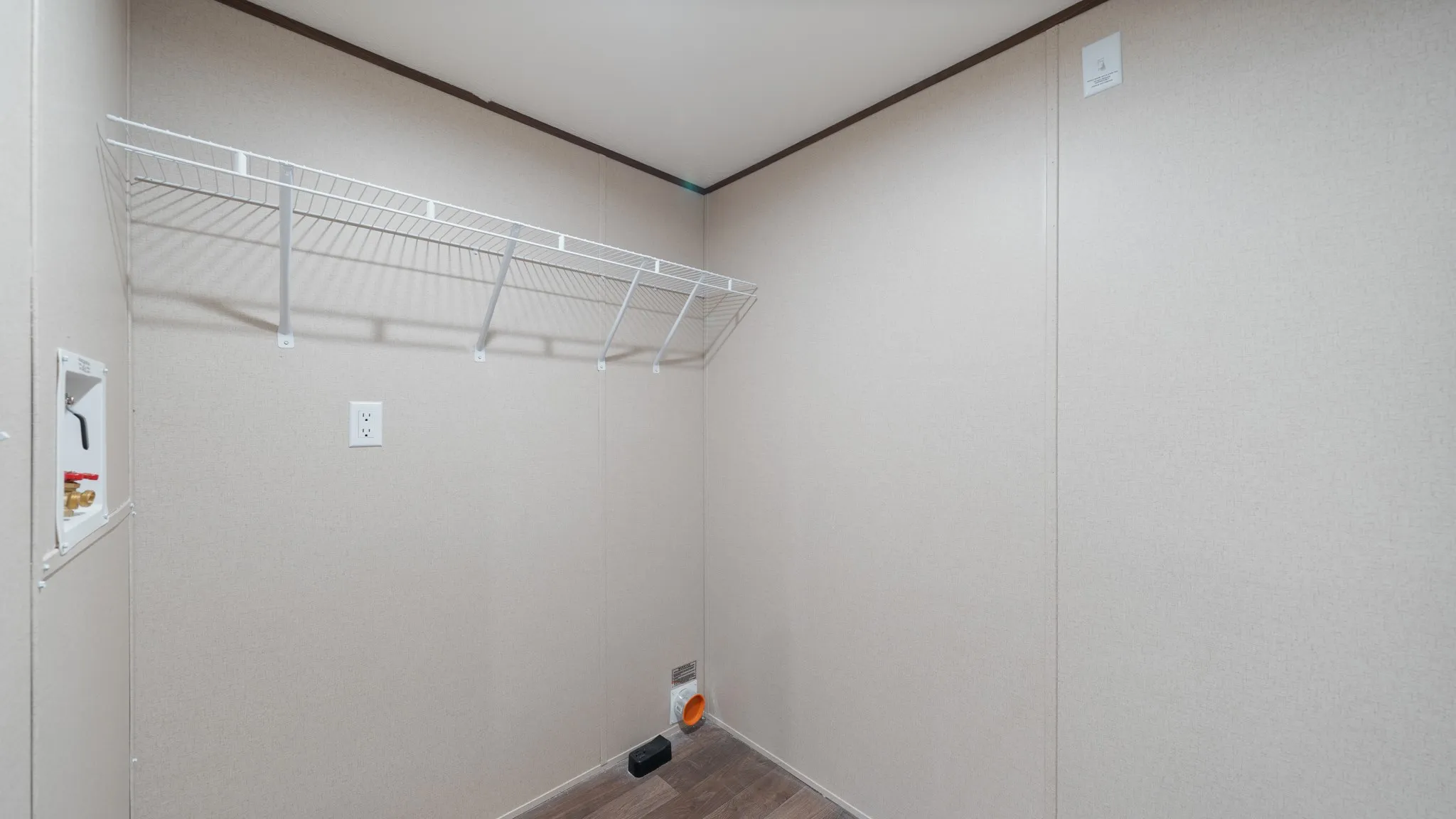 Mobile Home For Sale in Henderson County , 721 Queens Drive, Tool, Texas 75143, 3 Bedroom, 2 Bathroom, Garage spaces, 924 Sqft, built in 2025, mls#21151420, Real Estate Agent in Tool, Homes For Sale in Henderson county, Homes For Sale in Tool, Realtor in Tool Texas, Real Estate Brokerage Independent Realty Texas, Luminita Cordes Realtor