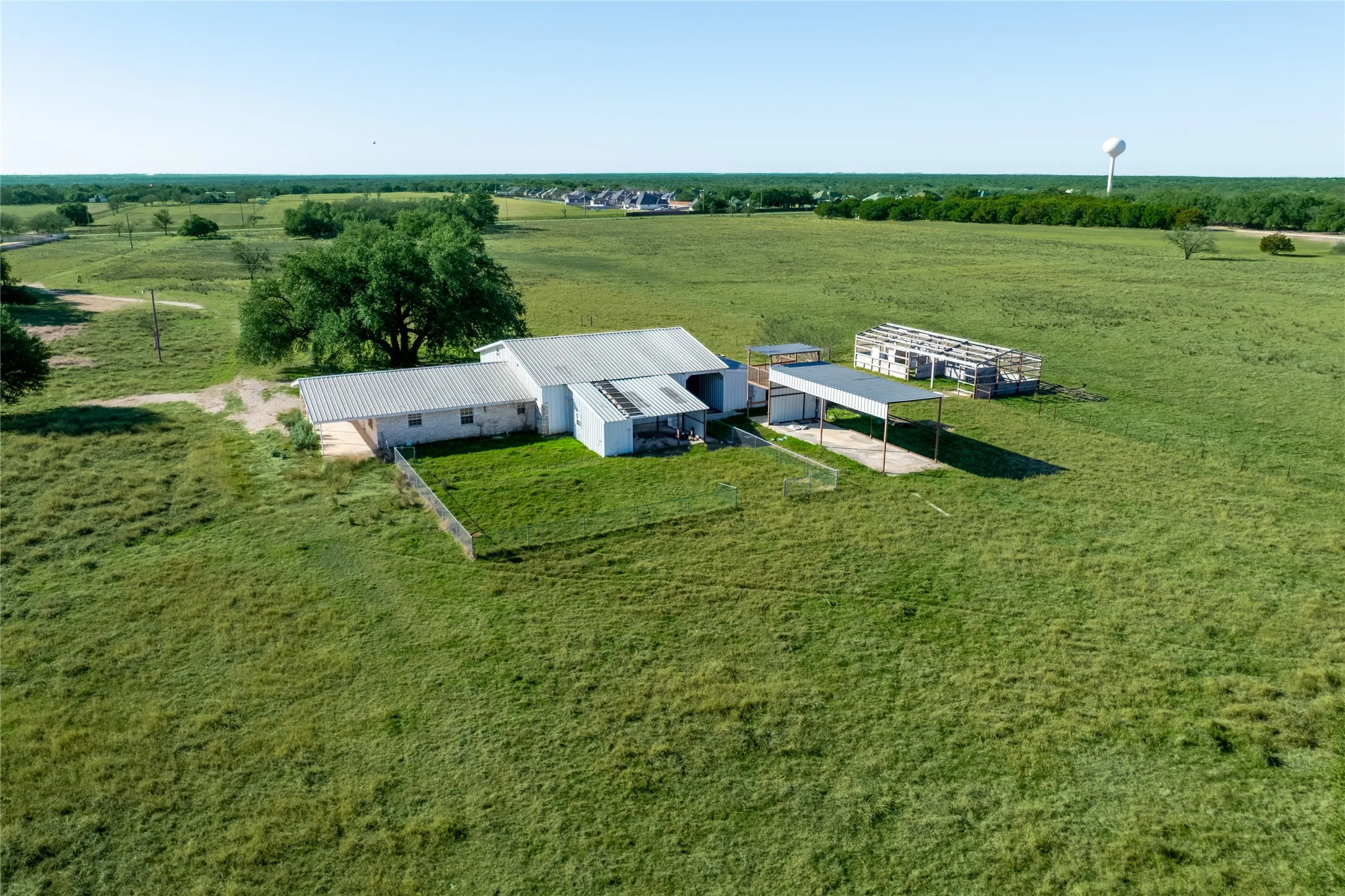 Single Family Residence For Sale in Bell County , 6862 Fm 2484, Salado, Texas 76571, 2 Bedroom, 1 Bathroom, Garage spaces, 1,296 Sqft, built in 1994, mls#21151413, Real Estate Agent in Salado, Homes For Sale in Bell county, Homes For Sale in Salado, Realtor in Salado Texas, Real Estate Brokerage Independent Realty Texas, Luminita Cordes Realtor