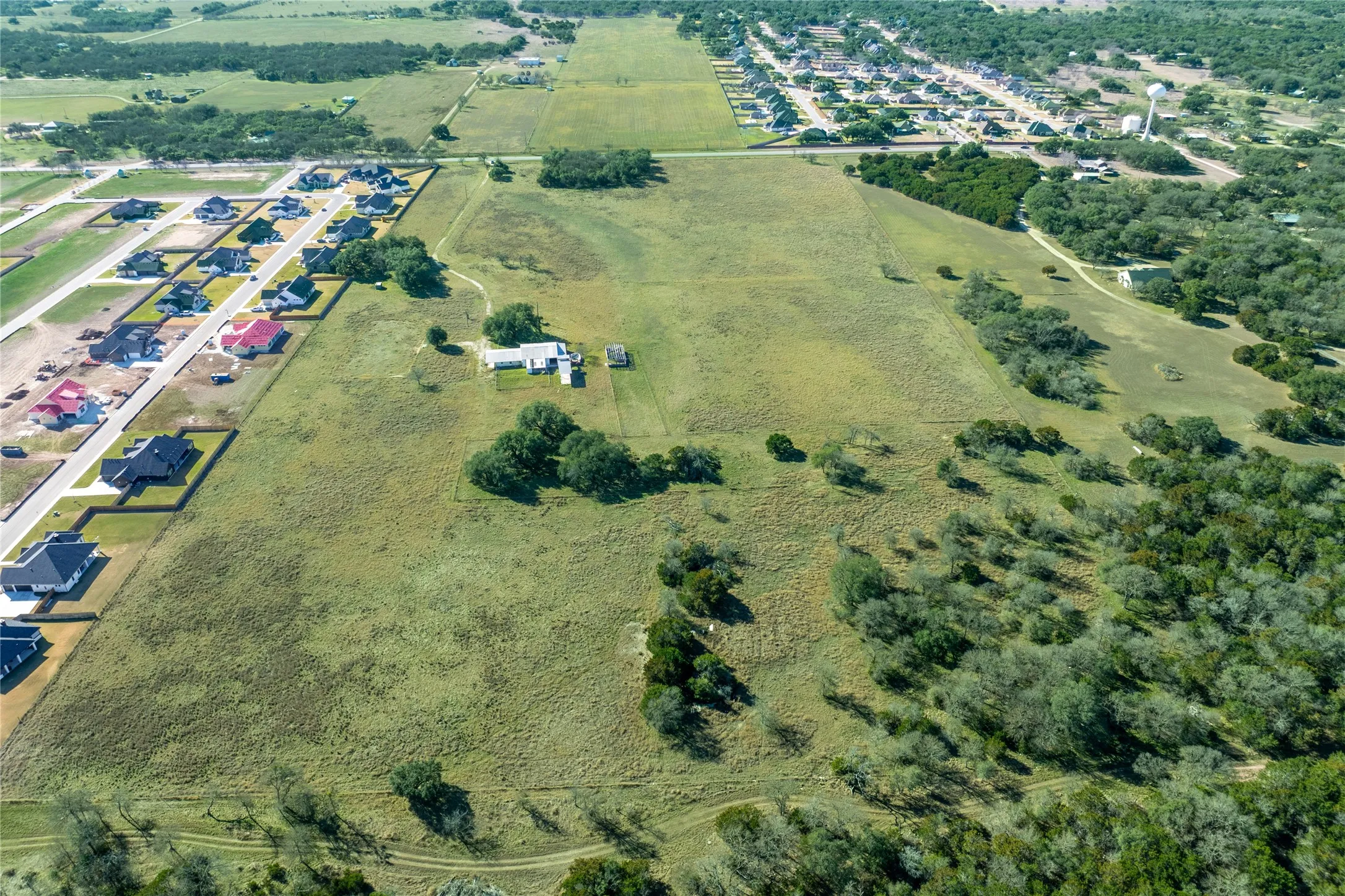 Single Family Residence For Sale in Bell County , 6862 Fm 2484, Salado, Texas 76571, 2 Bedroom, 1 Bathroom, Garage spaces, 1,296 Sqft, built in 1994, mls#21151413, Real Estate Agent in Salado, Homes For Sale in Bell county, Homes For Sale in Salado, Realtor in Salado Texas, Real Estate Brokerage Independent Realty Texas, Luminita Cordes Realtor