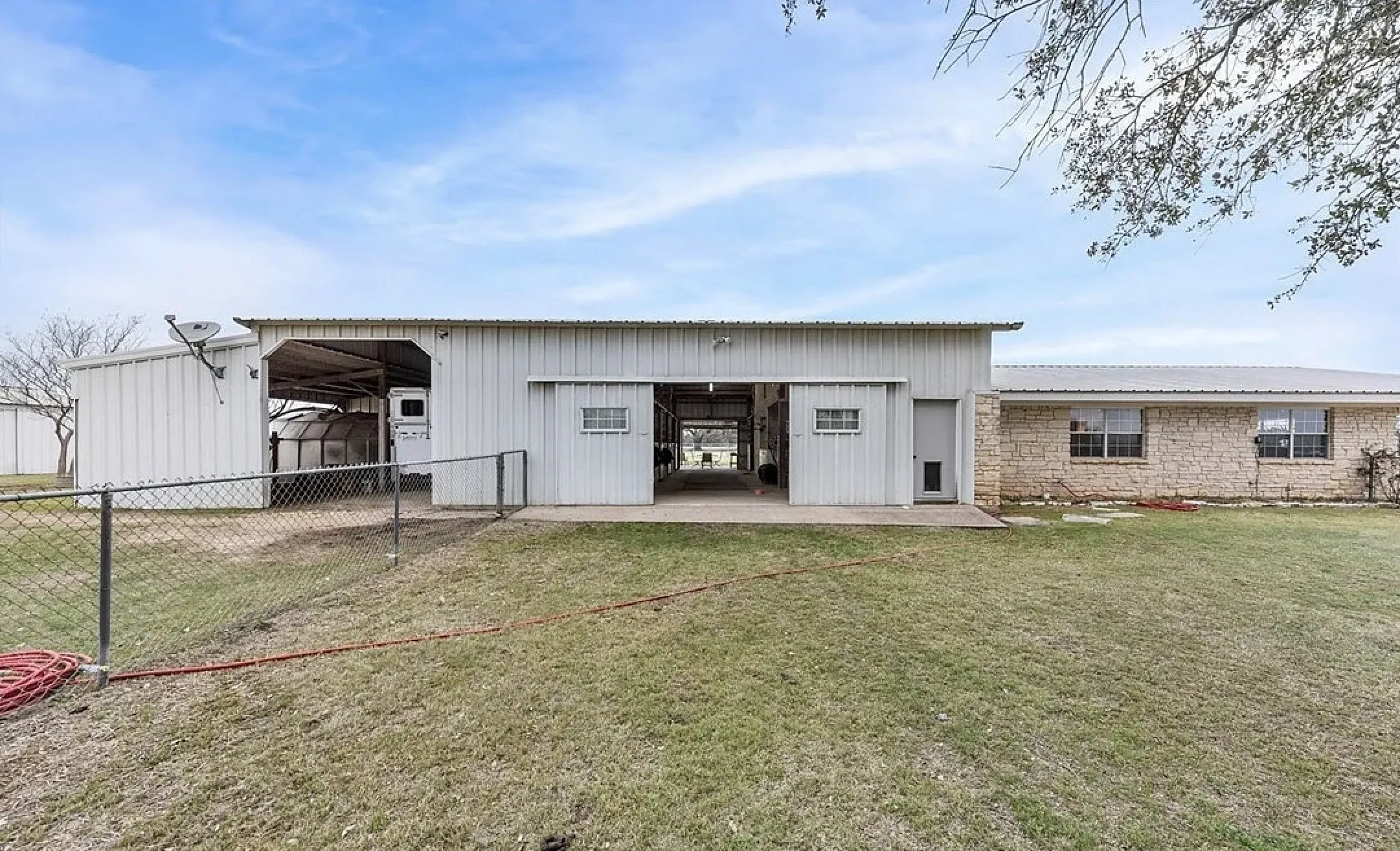 Single Family Residence For Sale in Bell County , 6862 Fm 2484, Salado, Texas 76571, 2 Bedroom, 1 Bathroom, Garage spaces, 1,296 Sqft, built in 1994, mls#21151413, Real Estate Agent in Salado, Homes For Sale in Bell county, Homes For Sale in Salado, Realtor in Salado Texas, Real Estate Brokerage Independent Realty Texas, Luminita Cordes Realtor