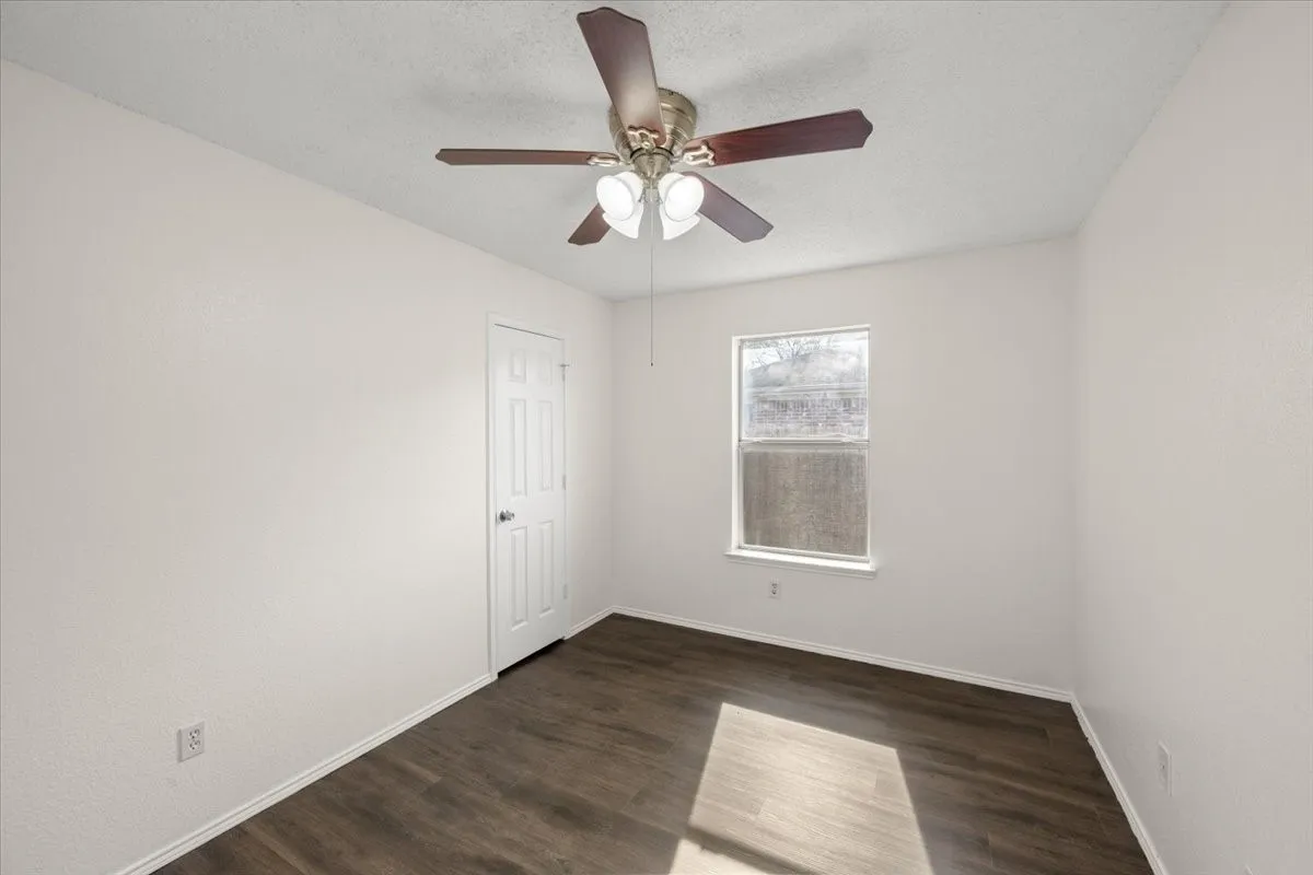 Single Family Residence For Sale in Tarrant County , 6324 Fern Meadow Drive, Fort Worth, Texas 76179, 3 Bedrooms, 2 Bathrooms, 2 Garage spaces, 1,575 Sqft, built in 1997, Price $259,900, mls#21147010, Real Estate Agent in Fort Worth, Homes For Sale in Tarrant county, Homes For Sale in Fort Worth, Realtor in Fort Worth Texas, Real Estate Brokerage Independent Realty Texas, Luminita Cordes Realtor