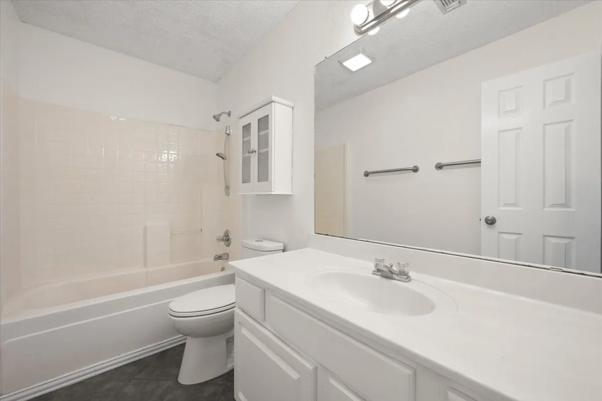 Single Family Residence For Sale in Tarrant County , 6324 Fern Meadow Drive, Fort Worth, Texas 76179, 3 Bedrooms, 2 Bathrooms, 2 Garage spaces, 1,575 Sqft, built in 1997, Price $259,900, mls#21147010, Real Estate Agent in Fort Worth, Homes For Sale in Tarrant county, Homes For Sale in Fort Worth, Realtor in Fort Worth Texas, Real Estate Brokerage Independent Realty Texas, Luminita Cordes Realtor