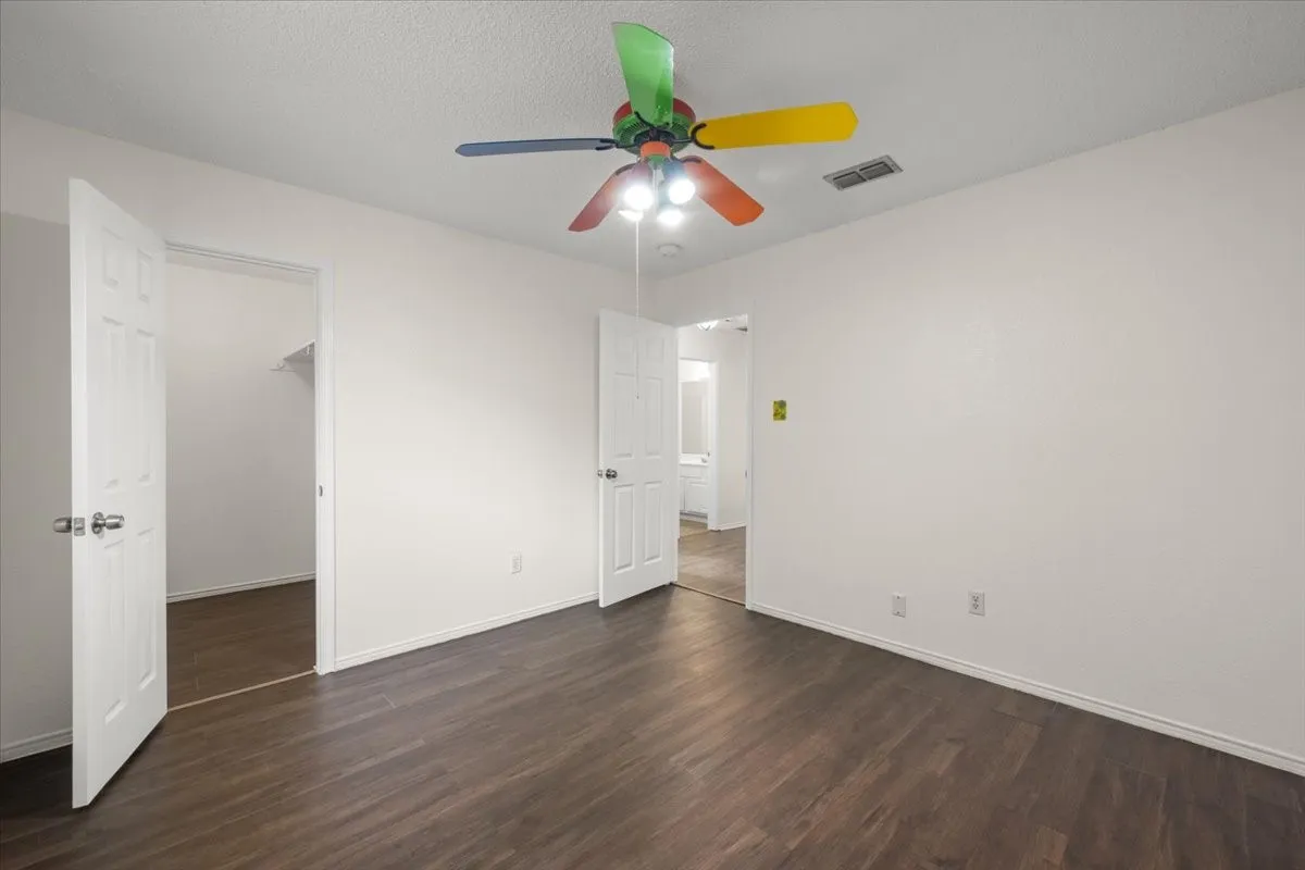 Single Family Residence For Sale in Tarrant County , 6324 Fern Meadow Drive, Fort Worth, Texas 76179, 3 Bedrooms, 2 Bathrooms, 2 Garage spaces, 1,575 Sqft, built in 1997, Price $259,900, mls#21147010, Real Estate Agent in Fort Worth, Homes For Sale in Tarrant county, Homes For Sale in Fort Worth, Realtor in Fort Worth Texas, Real Estate Brokerage Independent Realty Texas, Luminita Cordes Realtor