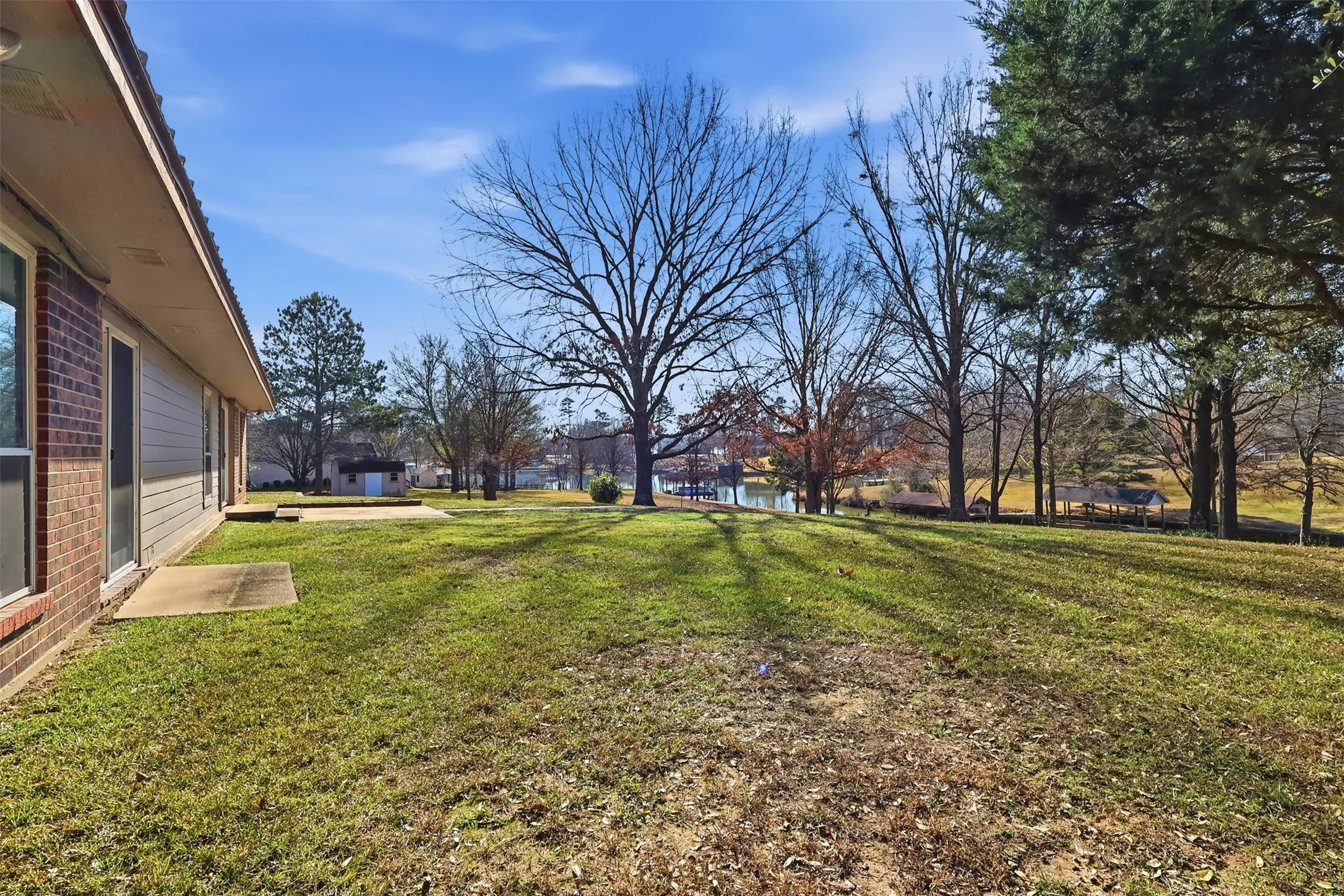 Single Family Residence For Sale in Titus County , 132 CR 2933, Pittsburg, Texas 75686, 3 Bedroom, 2 Bathroom, 2 Garage spaces, 175 Sqft, built in 1986, mls#21151545, Real Estate Agent in Pittsburg, Homes For Sale in Titus county, Homes For Sale in Pittsburg, Realtor in Pittsburg Texas, Real Estate Brokerage Independent Realty Texas, Luminita Cordes Realtor