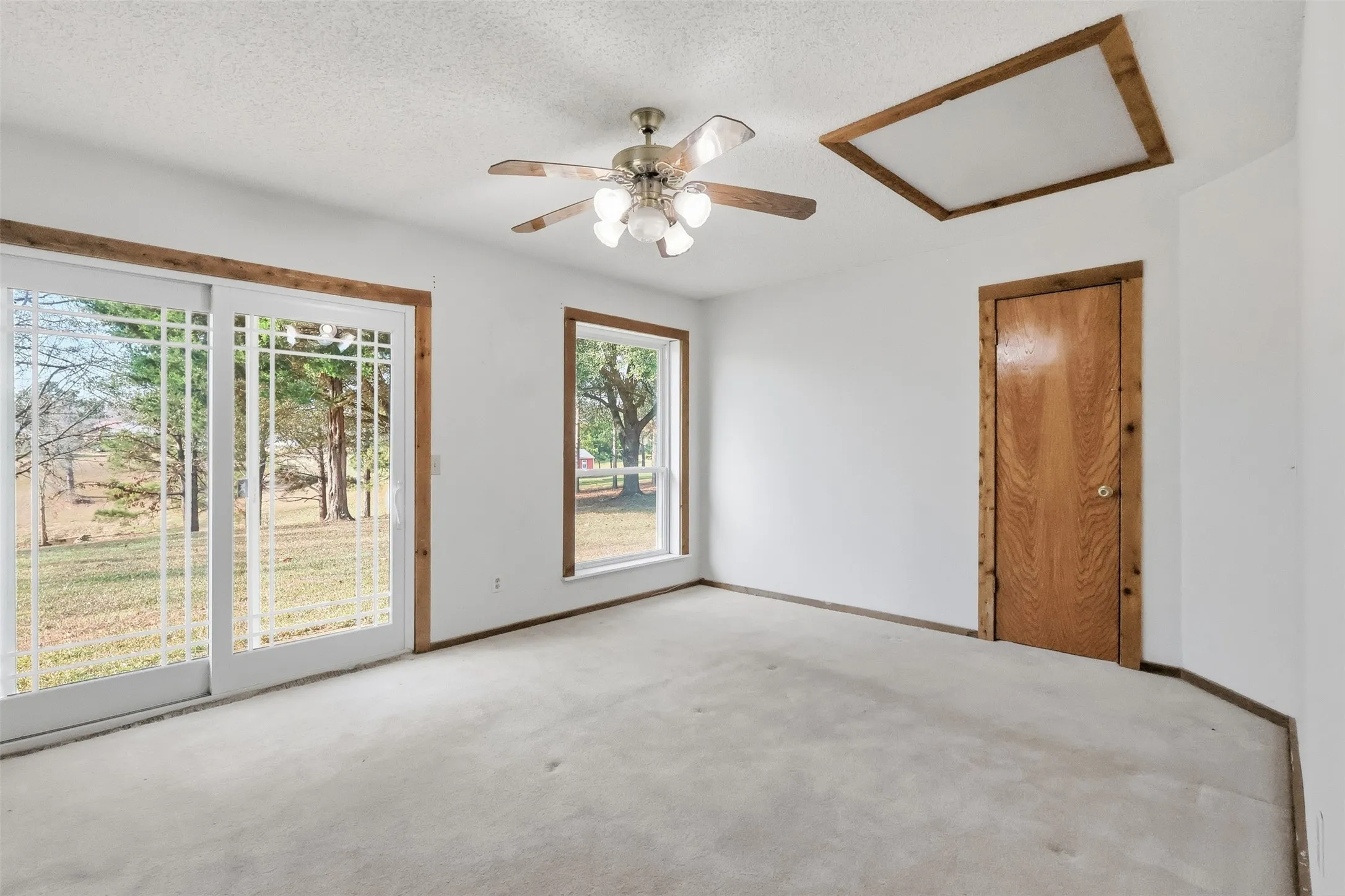 Single Family Residence For Sale in Titus County , 132 CR 2933, Pittsburg, Texas 75686, 3 Bedroom, 2 Bathroom, 2 Garage spaces, 175 Sqft, built in 1986, mls#21151545, Real Estate Agent in Pittsburg, Homes For Sale in Titus county, Homes For Sale in Pittsburg, Realtor in Pittsburg Texas, Real Estate Brokerage Independent Realty Texas, Luminita Cordes Realtor