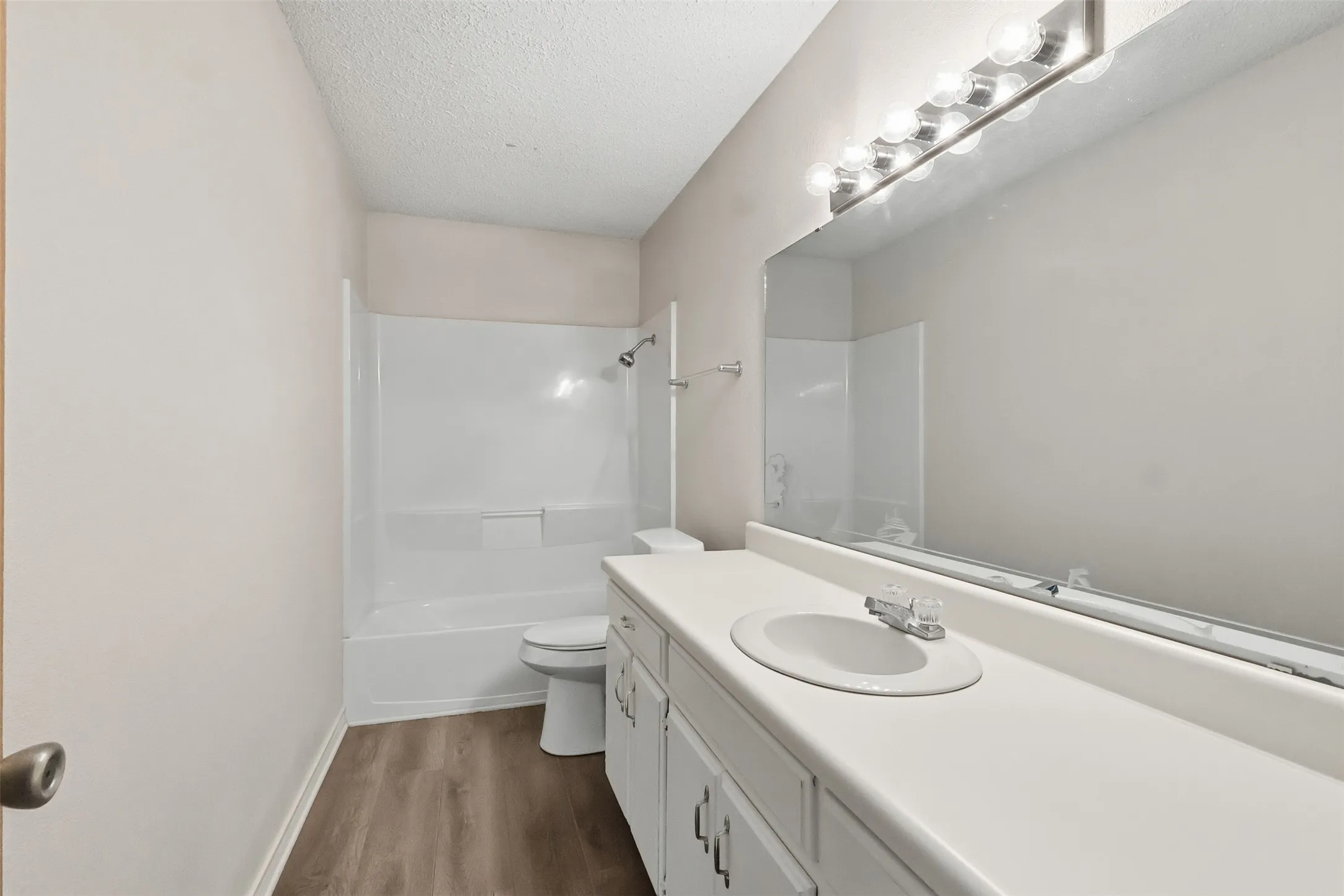 Single Family Residence For Sale in Titus County , 132 CR 2933, Pittsburg, Texas 75686, 3 Bedroom, 2 Bathroom, 2 Garage spaces, 175 Sqft, built in 1986, mls#21151545, Real Estate Agent in Pittsburg, Homes For Sale in Titus county, Homes For Sale in Pittsburg, Realtor in Pittsburg Texas, Real Estate Brokerage Independent Realty Texas, Luminita Cordes Realtor