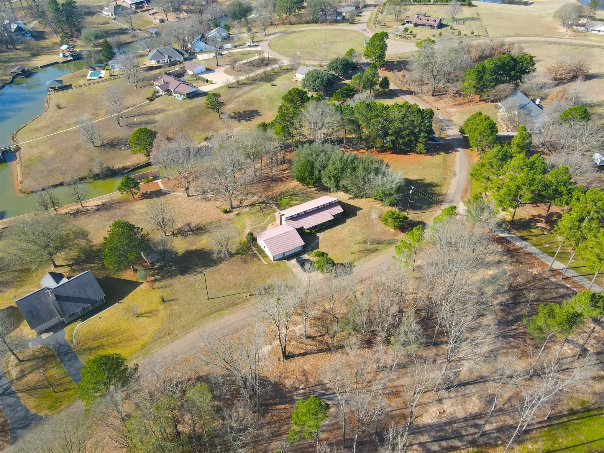 Single Family Residence For Sale in Titus County , 132 CR 2933, Pittsburg, Texas 75686, 3 Bedroom, 2 Bathroom, 2 Garage spaces, 175 Sqft, built in 1986, mls#21151545, Real Estate Agent in Pittsburg, Homes For Sale in Titus county, Homes For Sale in Pittsburg, Realtor in Pittsburg Texas, Real Estate Brokerage Independent Realty Texas, Luminita Cordes Realtor