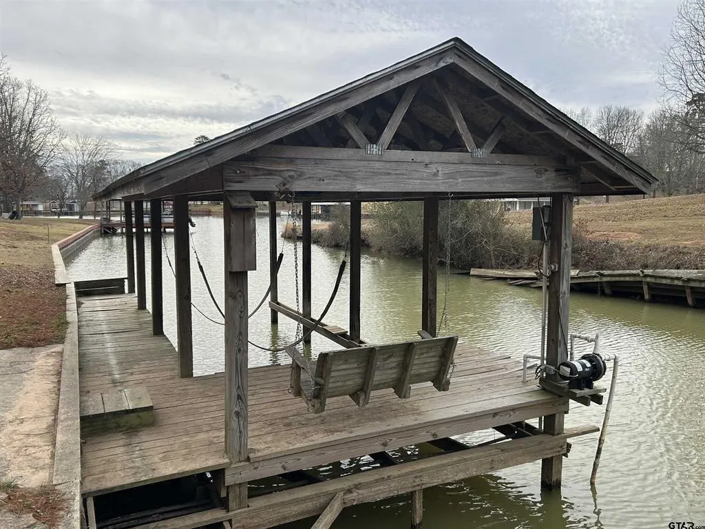 Single Family Residence For Sale in Titus County , 132 CR 2933, Pittsburg, Texas 75686, 3 Bedroom, 2 Bathroom, 2 Garage spaces, 175 Sqft, built in 1986, mls#21151545, Real Estate Agent in Pittsburg, Homes For Sale in Titus county, Homes For Sale in Pittsburg, Realtor in Pittsburg Texas, Real Estate Brokerage Independent Realty Texas, Luminita Cordes Realtor