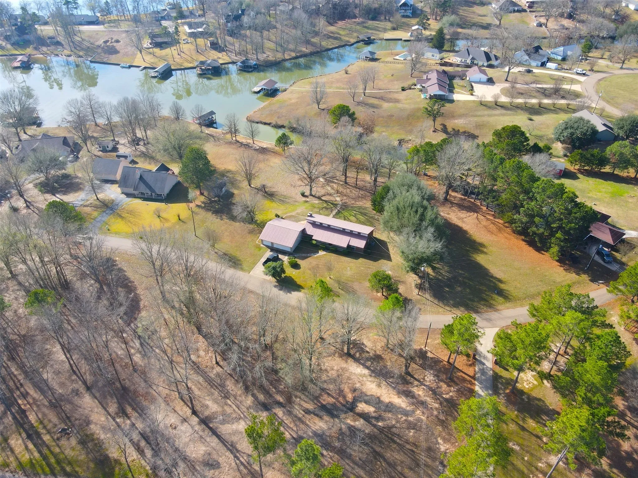 Single Family Residence For Sale in Titus County , 132 CR 2933, Pittsburg, Texas 75686, 3 Bedroom, 2 Bathroom, 2 Garage spaces, 175 Sqft, built in 1986, mls#21151545, Real Estate Agent in Pittsburg, Homes For Sale in Titus county, Homes For Sale in Pittsburg, Realtor in Pittsburg Texas, Real Estate Brokerage Independent Realty Texas, Luminita Cordes Realtor