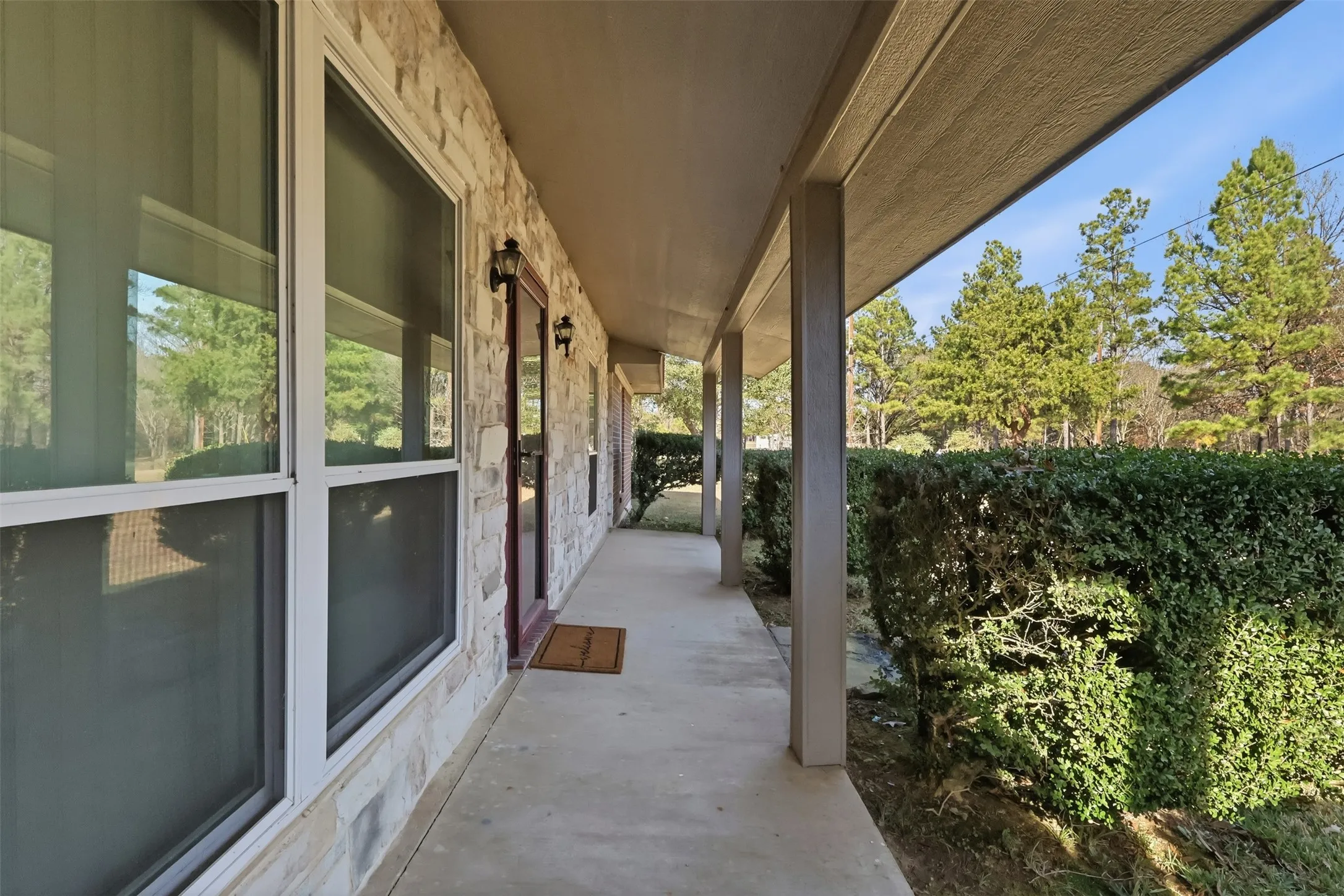 Single Family Residence For Sale in Titus County , 132 CR 2933, Pittsburg, Texas 75686, 3 Bedroom, 2 Bathroom, 2 Garage spaces, 175 Sqft, built in 1986, mls#21151545, Real Estate Agent in Pittsburg, Homes For Sale in Titus county, Homes For Sale in Pittsburg, Realtor in Pittsburg Texas, Real Estate Brokerage Independent Realty Texas, Luminita Cordes Realtor