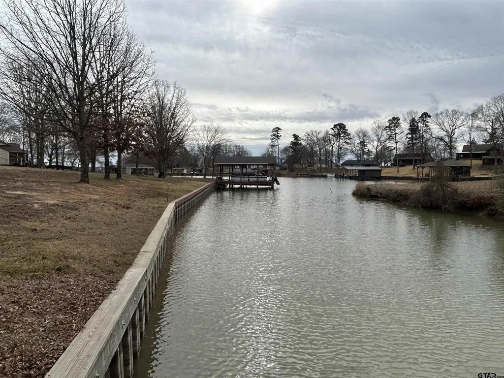 Single Family Residence For Sale in Titus County , 132 CR 2933, Pittsburg, Texas 75686, 3 Bedroom, 2 Bathroom, 2 Garage spaces, 175 Sqft, built in 1986, mls#21151545, Real Estate Agent in Pittsburg, Homes For Sale in Titus county, Homes For Sale in Pittsburg, Realtor in Pittsburg Texas, Real Estate Brokerage Independent Realty Texas, Luminita Cordes Realtor