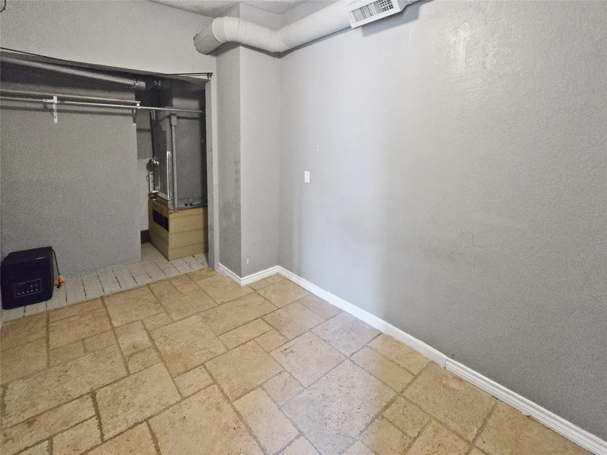 Triplex For Sale in Kaufman County , 507 W Nash Street, Terrell, Texas 75160, 6 Bedroom, 4 Bathroom, Garage spaces, 0 Sqft, built in 1917, Preowned, mls#21151671, Real Estate Agent in Terrell, Homes For Sale in Kaufman county, Homes For Sale in Terrell, Realtor in Terrell Texas, Real Estate Brokerage Independent Realty Texas, Luminita Cordes Realtor