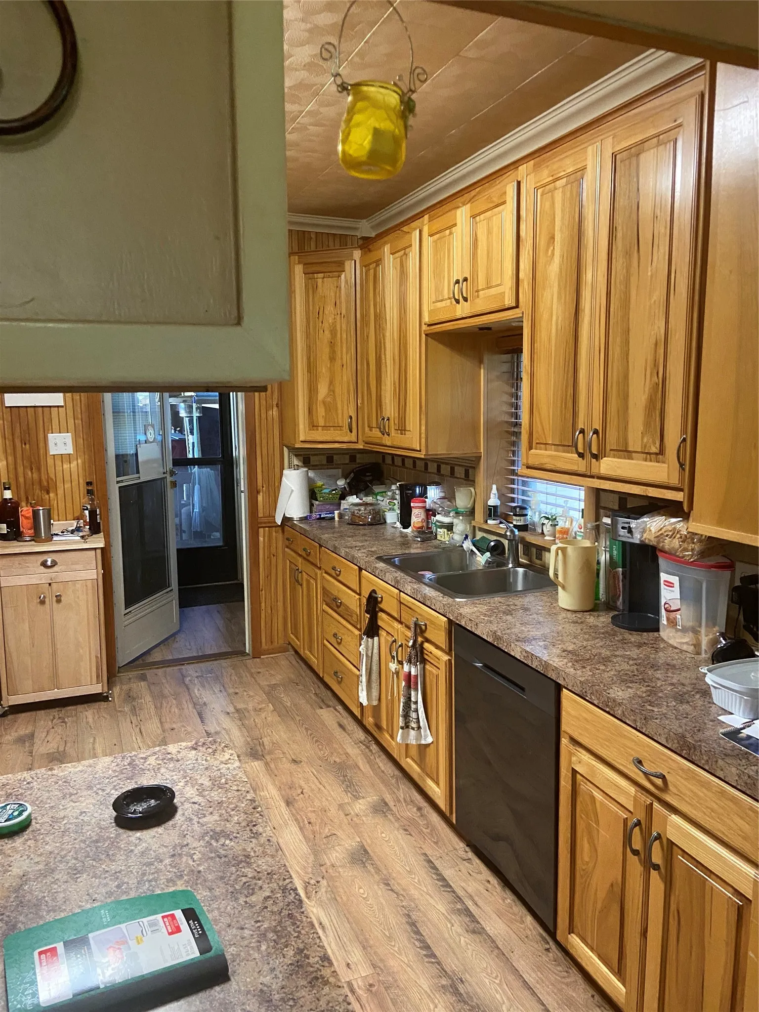 Single Family Residence For Sale in Young County , 1106 Payne, Olney, Texas 76374, 3 Bedrooms, 2 Bathrooms, 2 Garage spaces, 1,805 Sqft, built in 1960, Price $155,000, mls#21151860, Real Estate Agent in Olney, Homes For Sale in Young county, Homes For Sale in Olney, Realtor in Olney Texas, Real Estate Brokerage Independent Realty Texas, Luminita Cordes Realtor