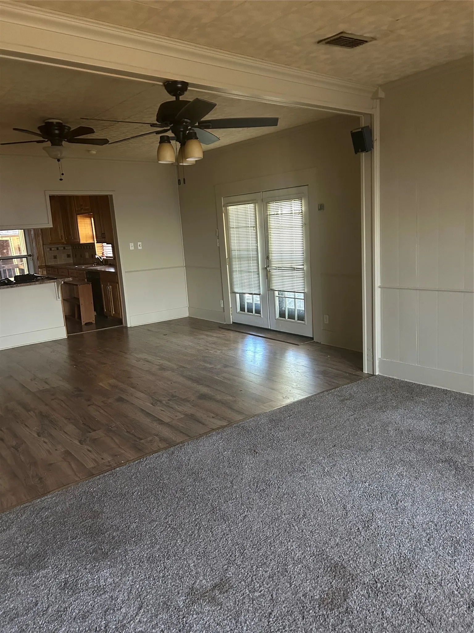 Single Family Residence For Sale in Young County , 1106 Payne, Olney, Texas 76374, 3 Bedrooms, 2 Bathrooms, 2 Garage spaces, 1,805 Sqft, built in 1960, Price $155,000, mls#21151860, Real Estate Agent in Olney, Homes For Sale in Young county, Homes For Sale in Olney, Realtor in Olney Texas, Real Estate Brokerage Independent Realty Texas, Luminita Cordes Realtor