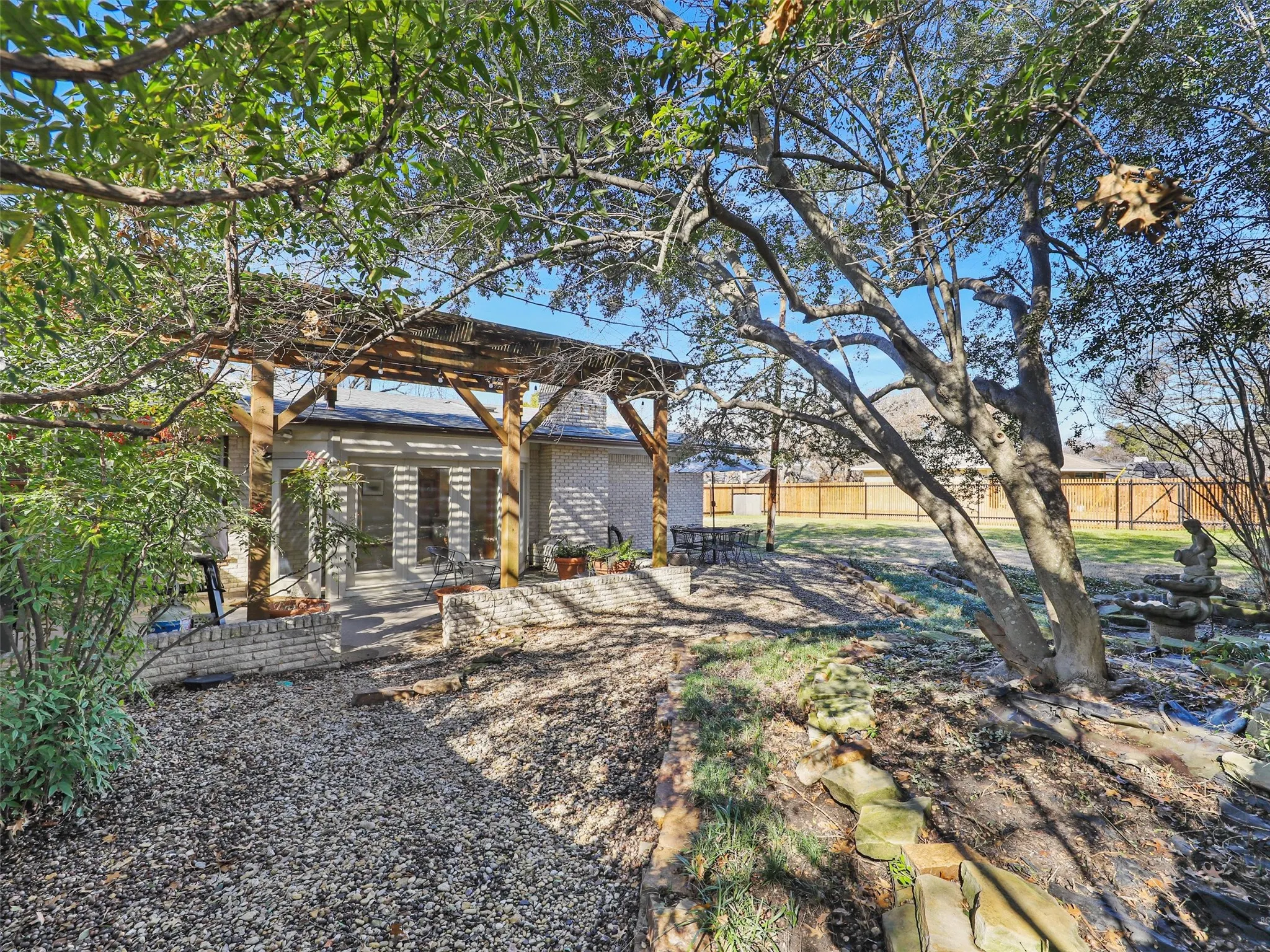 Outdoor entertaining area with indoor-outdoor connection