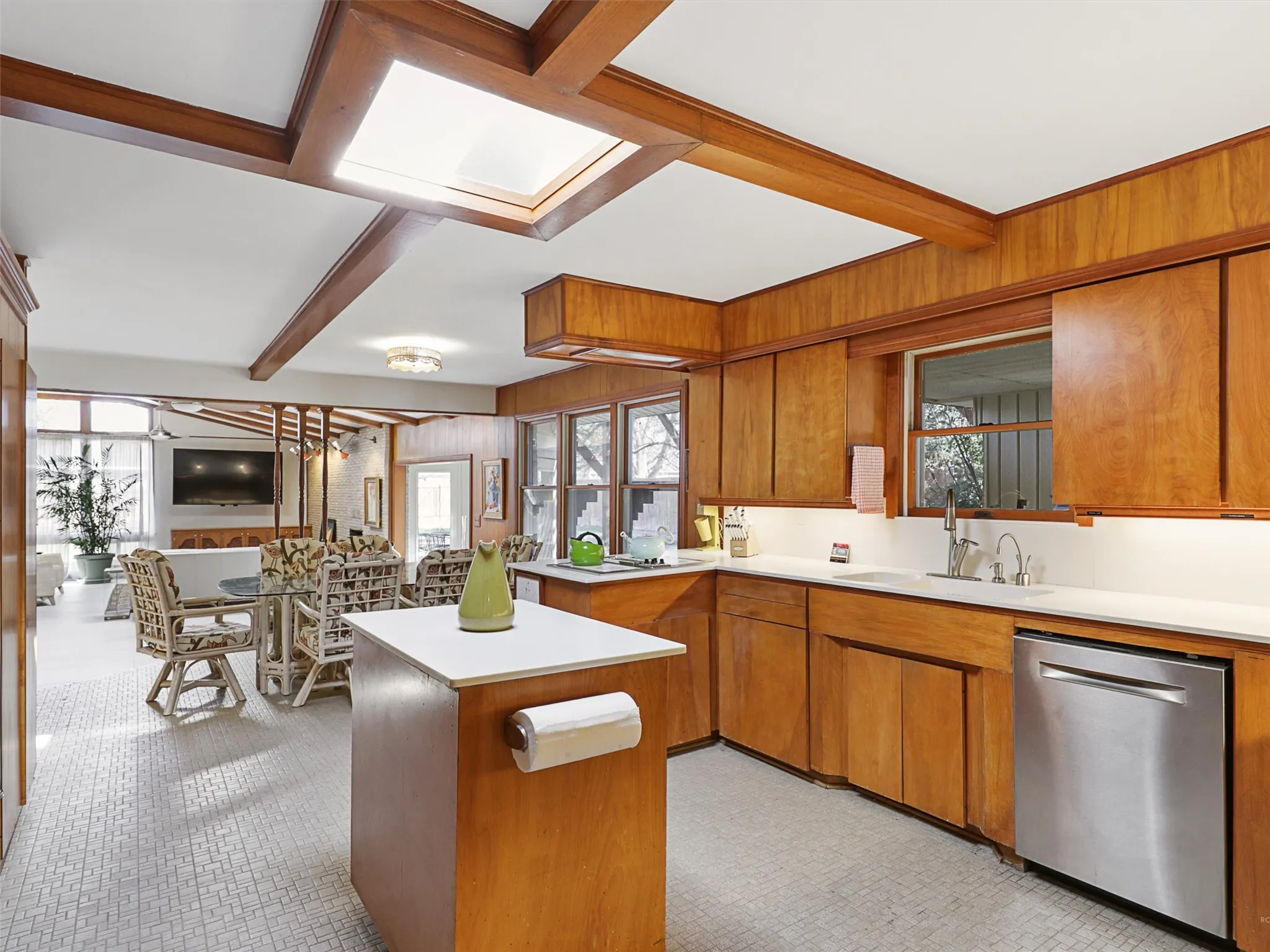 Open kitchen ideal for entertaining and hosting guests