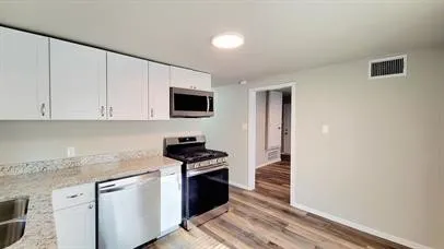 Single Family Residence For Sale in Hunt County , 1221 Stanford Street, Greenville, Texas 75401, 2 Bedroom, 1 Bathroom, Garage spaces, 728 Sqft, built in 1955, mls#21150010, Real Estate Agent in Greenville, Homes For Sale in Hunt county, Homes For Sale in Greenville, Realtor in Greenville Texas, Real Estate Brokerage Independent Realty Texas, Luminita Cordes Realtor