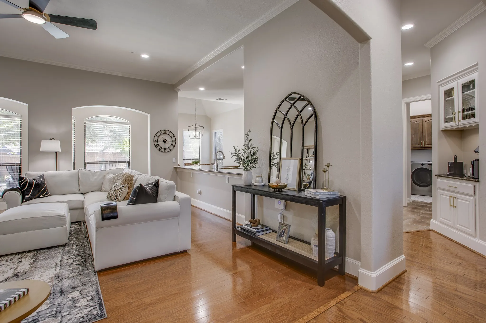 Single Family Residence For Sale in Dallas County , 416 Stone Canyon Drive, Sunnyvale, Texas 75182, 4 Bedroom, 4 Bathroom, 3 Garage spaces, 3,293 Sqft, built in 2002, Preowned, mls#21144557, Real Estate Agent in Sunnyvale, Homes For Sale in Dallas county, Homes For Sale in Sunnyvale, Realtor in Sunnyvale Texas, Real Estate Brokerage Independent Realty Texas, Luminita Cordes Realtor