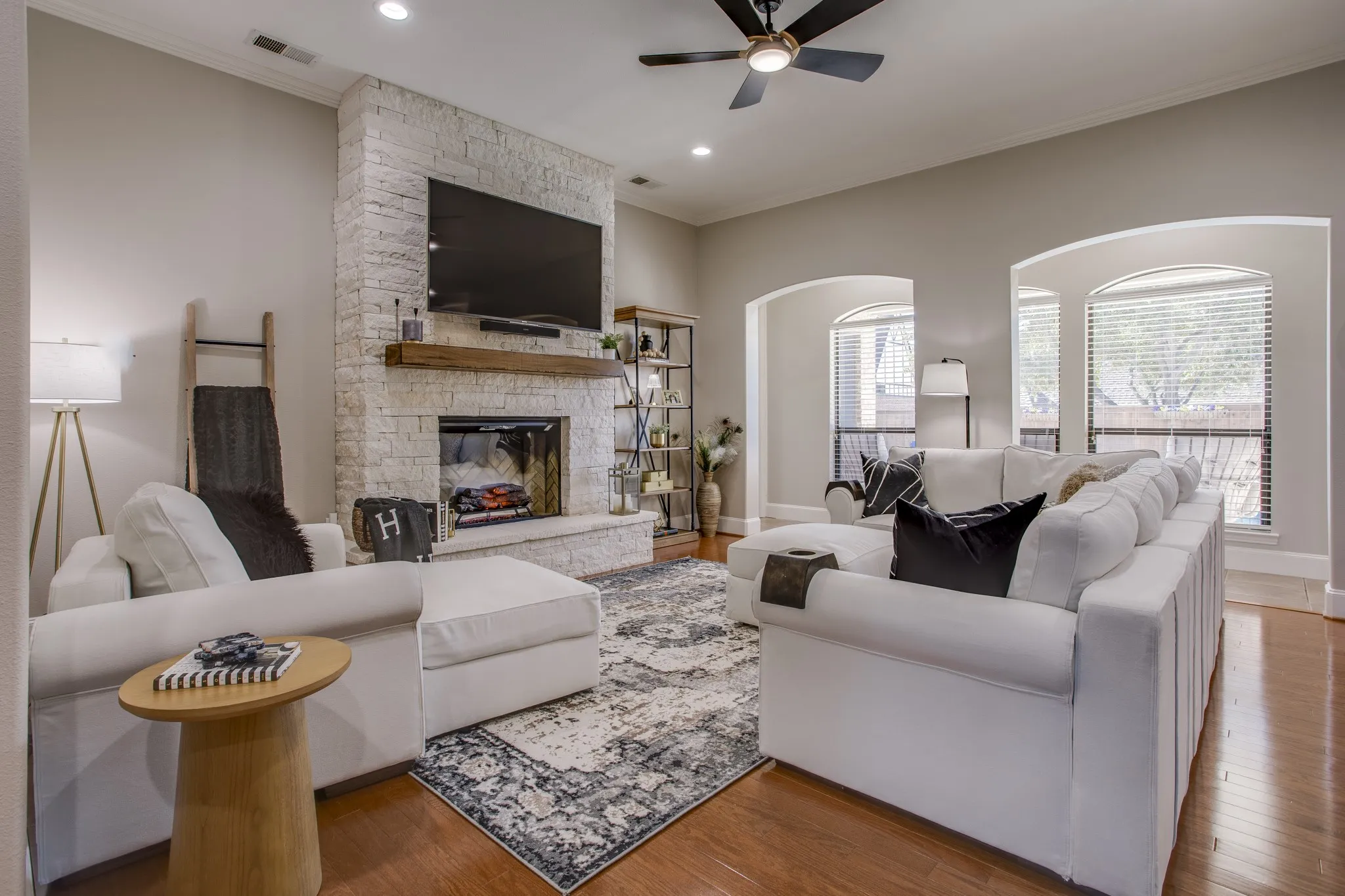 Single Family Residence For Sale in Dallas County , 416 Stone Canyon Drive, Sunnyvale, Texas 75182, 4 Bedroom, 4 Bathroom, 3 Garage spaces, 3,293 Sqft, built in 2002, Preowned, mls#21144557, Real Estate Agent in Sunnyvale, Homes For Sale in Dallas county, Homes For Sale in Sunnyvale, Realtor in Sunnyvale Texas, Real Estate Brokerage Independent Realty Texas, Luminita Cordes Realtor