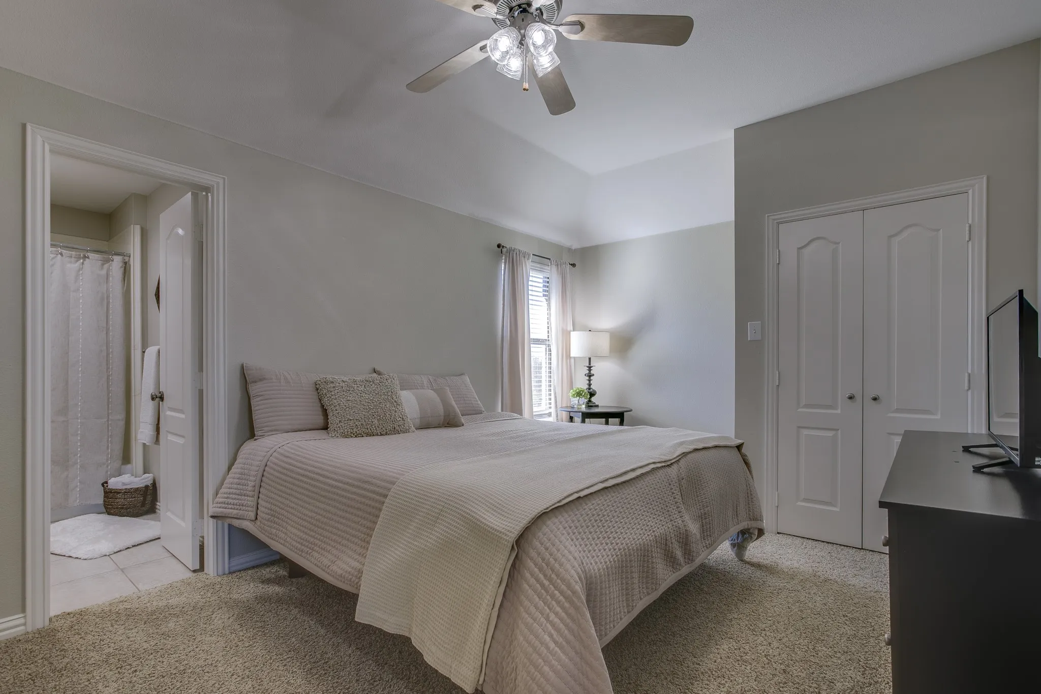 Single Family Residence For Sale in Dallas County , 416 Stone Canyon Drive, Sunnyvale, Texas 75182, 4 Bedroom, 4 Bathroom, 3 Garage spaces, 3,293 Sqft, built in 2002, Preowned, mls#21144557, Real Estate Agent in Sunnyvale, Homes For Sale in Dallas county, Homes For Sale in Sunnyvale, Realtor in Sunnyvale Texas, Real Estate Brokerage Independent Realty Texas, Luminita Cordes Realtor