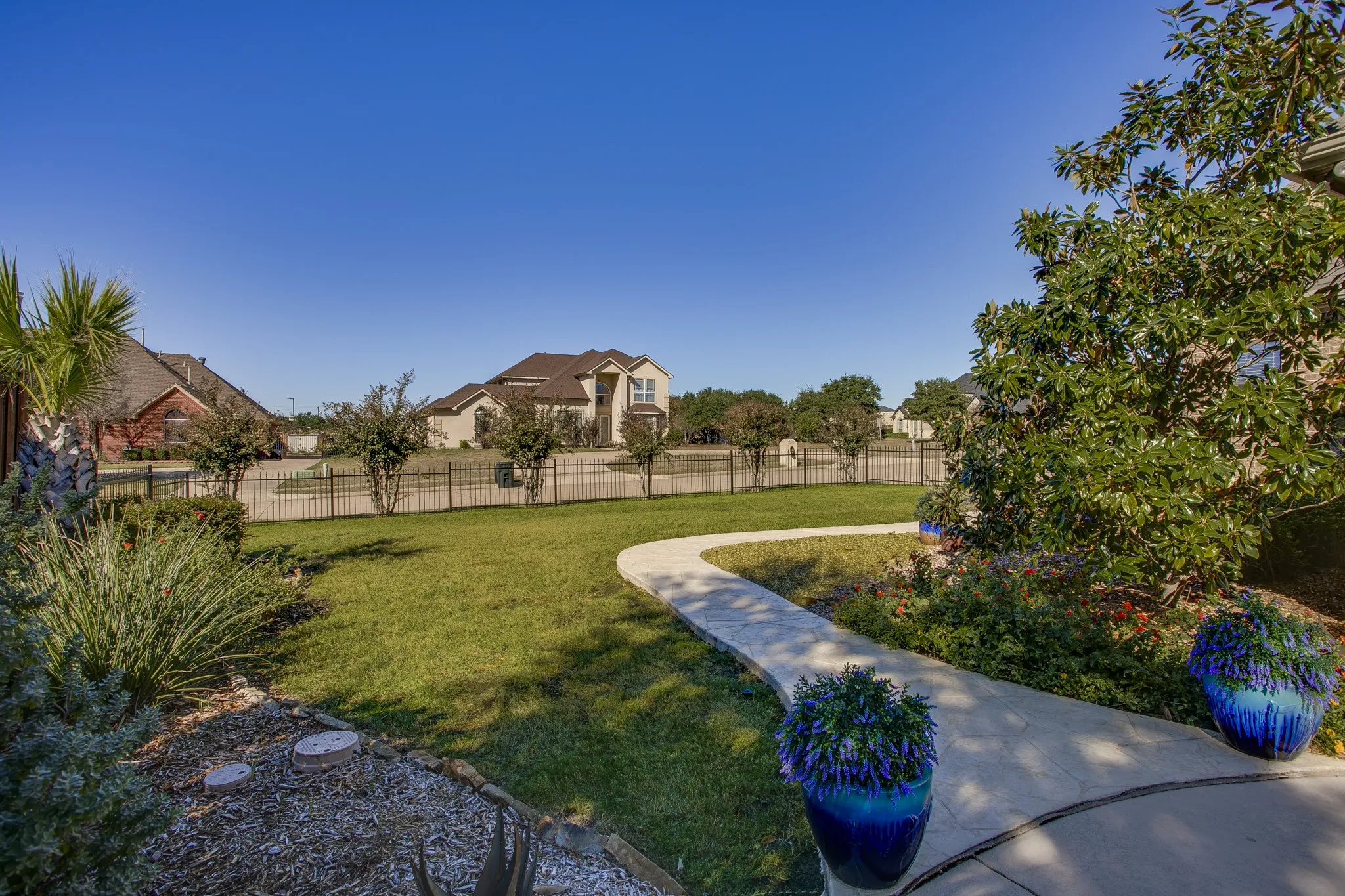 Single Family Residence For Sale in Dallas County , 416 Stone Canyon Drive, Sunnyvale, Texas 75182, 4 Bedroom, 4 Bathroom, 3 Garage spaces, 3,293 Sqft, built in 2002, Preowned, mls#21144557, Real Estate Agent in Sunnyvale, Homes For Sale in Dallas county, Homes For Sale in Sunnyvale, Realtor in Sunnyvale Texas, Real Estate Brokerage Independent Realty Texas, Luminita Cordes Realtor