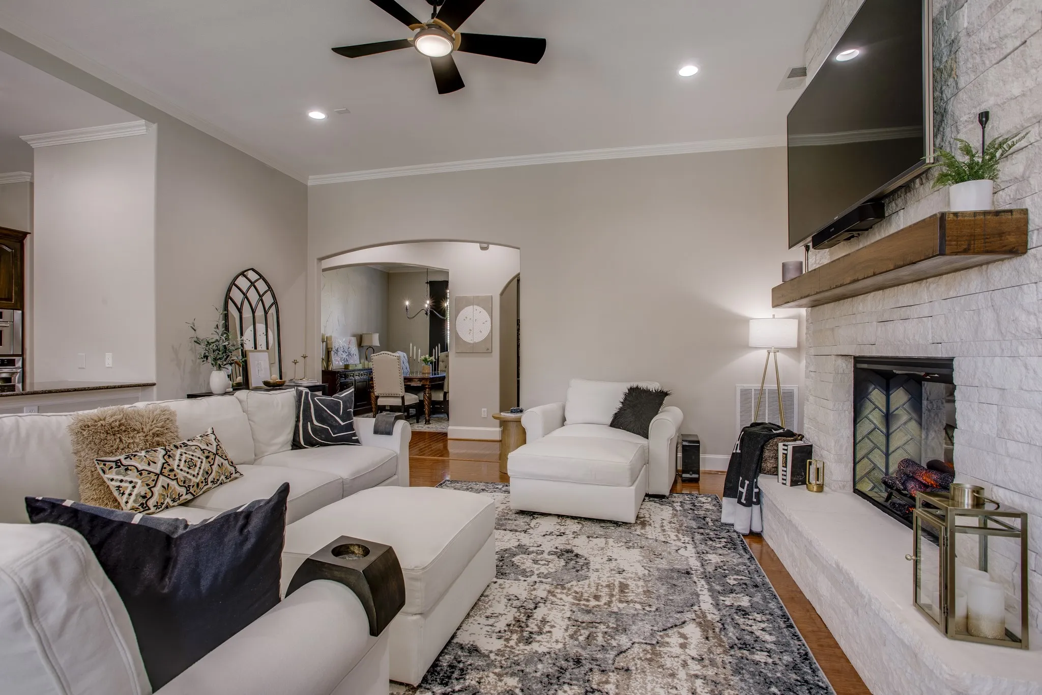 Single Family Residence For Sale in Dallas County , 416 Stone Canyon Drive, Sunnyvale, Texas 75182, 4 Bedroom, 4 Bathroom, 3 Garage spaces, 3,293 Sqft, built in 2002, Preowned, mls#21144557, Real Estate Agent in Sunnyvale, Homes For Sale in Dallas county, Homes For Sale in Sunnyvale, Realtor in Sunnyvale Texas, Real Estate Brokerage Independent Realty Texas, Luminita Cordes Realtor