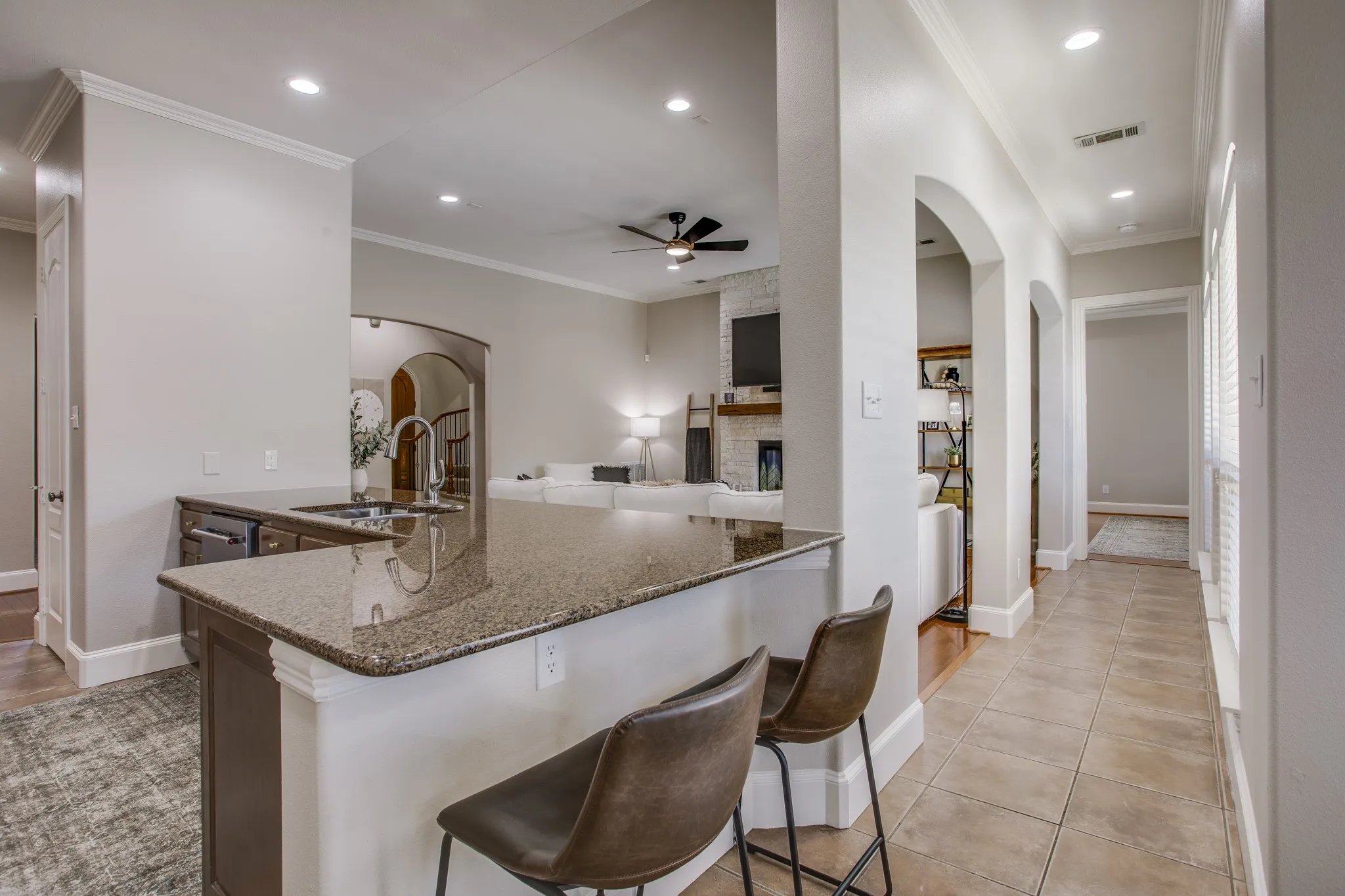 Single Family Residence For Sale in Dallas County , 416 Stone Canyon Drive, Sunnyvale, Texas 75182, 4 Bedroom, 4 Bathroom, 3 Garage spaces, 3,293 Sqft, built in 2002, Preowned, mls#21144557, Real Estate Agent in Sunnyvale, Homes For Sale in Dallas county, Homes For Sale in Sunnyvale, Realtor in Sunnyvale Texas, Real Estate Brokerage Independent Realty Texas, Luminita Cordes Realtor
