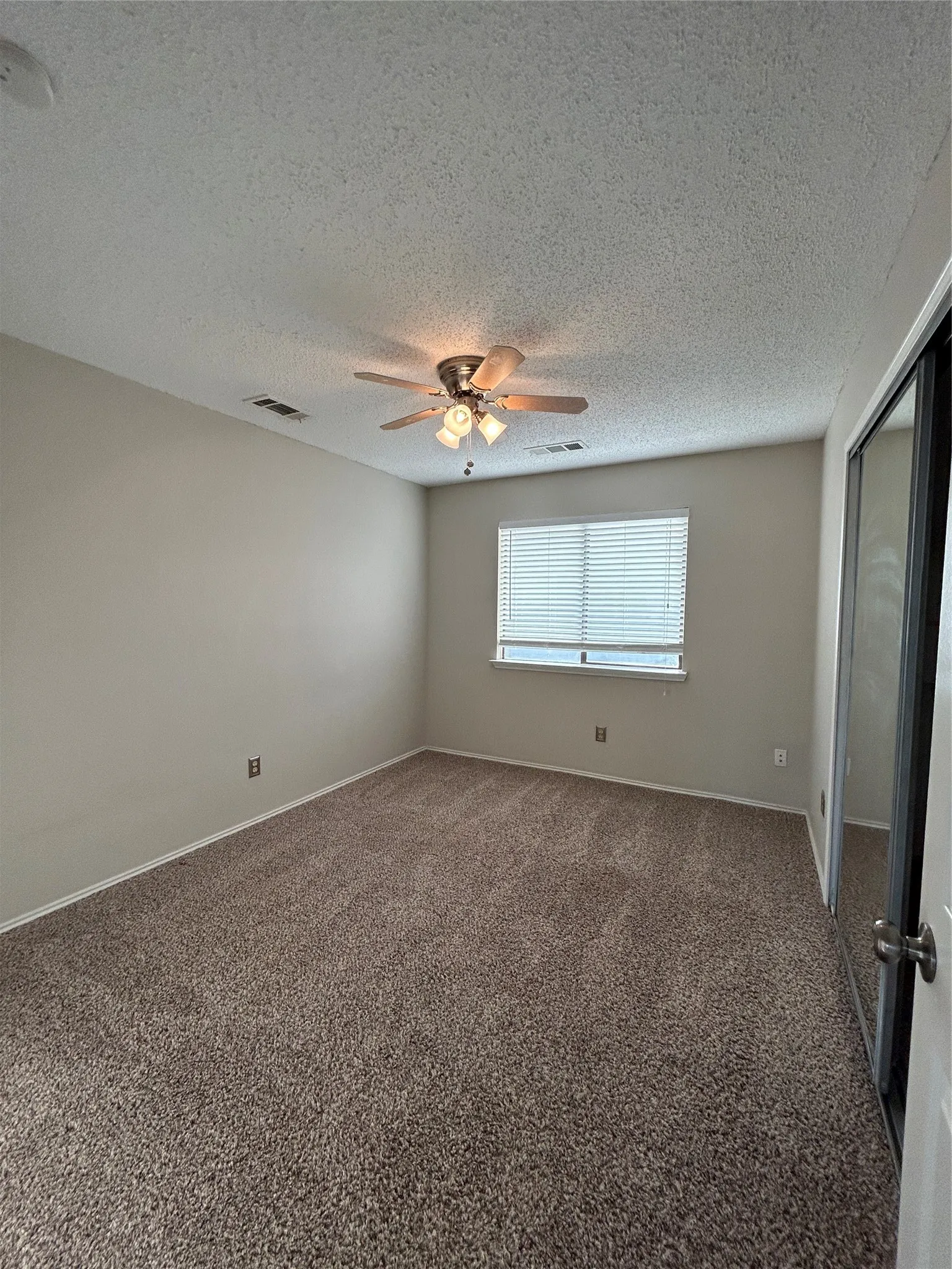 Single Family Residence For Sale in Collin County , 3841 Parkmont Drive, Plano, Texas 75023, 3 Bedroom, 3 Bathroom, 2 Garage spaces, 2,259 Sqft, built in 1987, mls#21152141, Real Estate Agent in Plano, Homes For Sale in Collin county, Homes For Sale in Plano, Realtor in Plano Texas, Real Estate Brokerage Independent Realty Texas, Luminita Cordes Realtor