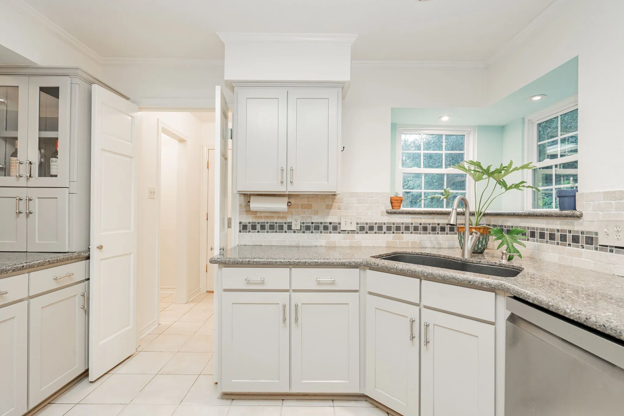 Single Family Residence For Sale in Kaufman County , 8429 Karen Lane, Terrell, Texas 75160, 3 Bedrooms, 2 Bathrooms, 2 Garage spaces, 2,062 Sqft, built in 1986, Price $529,500, mls#21146161, Real Estate Agent in Terrell, Homes For Sale in Kaufman county, Homes For Sale in Terrell, Realtor in Terrell Texas, Real Estate Brokerage Independent Realty Texas, Luminita Cordes Realtor