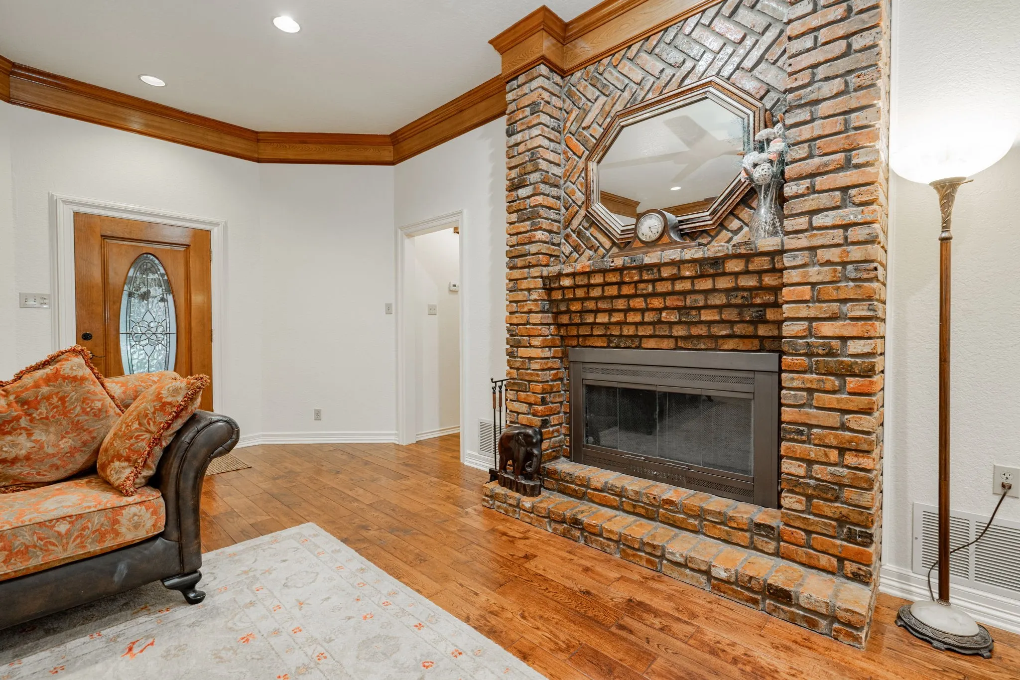 Single Family Residence For Sale in Kaufman County , 8429 Karen Lane, Terrell, Texas 75160, 3 Bedrooms, 2 Bathrooms, 2 Garage spaces, 2,062 Sqft, built in 1986, Price $529,500, mls#21146161, Real Estate Agent in Terrell, Homes For Sale in Kaufman county, Homes For Sale in Terrell, Realtor in Terrell Texas, Real Estate Brokerage Independent Realty Texas, Luminita Cordes Realtor