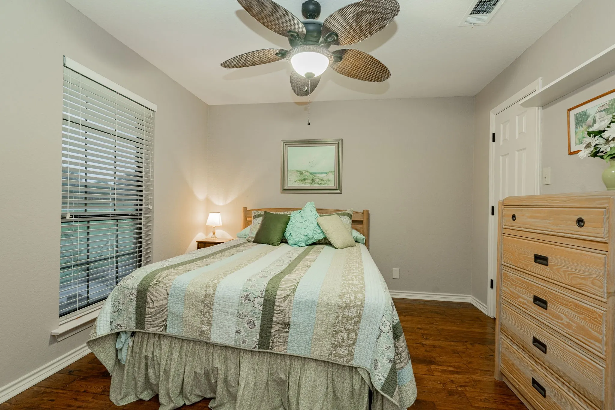 Single Family Residence For Sale in Kaufman County , 8429 Karen Lane, Terrell, Texas 75160, 3 Bedrooms, 2 Bathrooms, 2 Garage spaces, 2,062 Sqft, built in 1986, Price $529,500, mls#21146161, Real Estate Agent in Terrell, Homes For Sale in Kaufman county, Homes For Sale in Terrell, Realtor in Terrell Texas, Real Estate Brokerage Independent Realty Texas, Luminita Cordes Realtor