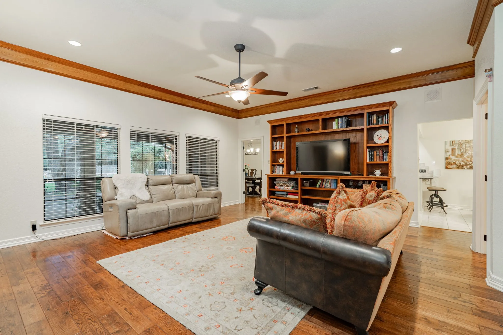 Single Family Residence For Sale in Kaufman County , 8429 Karen Lane, Terrell, Texas 75160, 3 Bedrooms, 2 Bathrooms, 2 Garage spaces, 2,062 Sqft, built in 1986, Price $529,500, mls#21146161, Real Estate Agent in Terrell, Homes For Sale in Kaufman county, Homes For Sale in Terrell, Realtor in Terrell Texas, Real Estate Brokerage Independent Realty Texas, Luminita Cordes Realtor