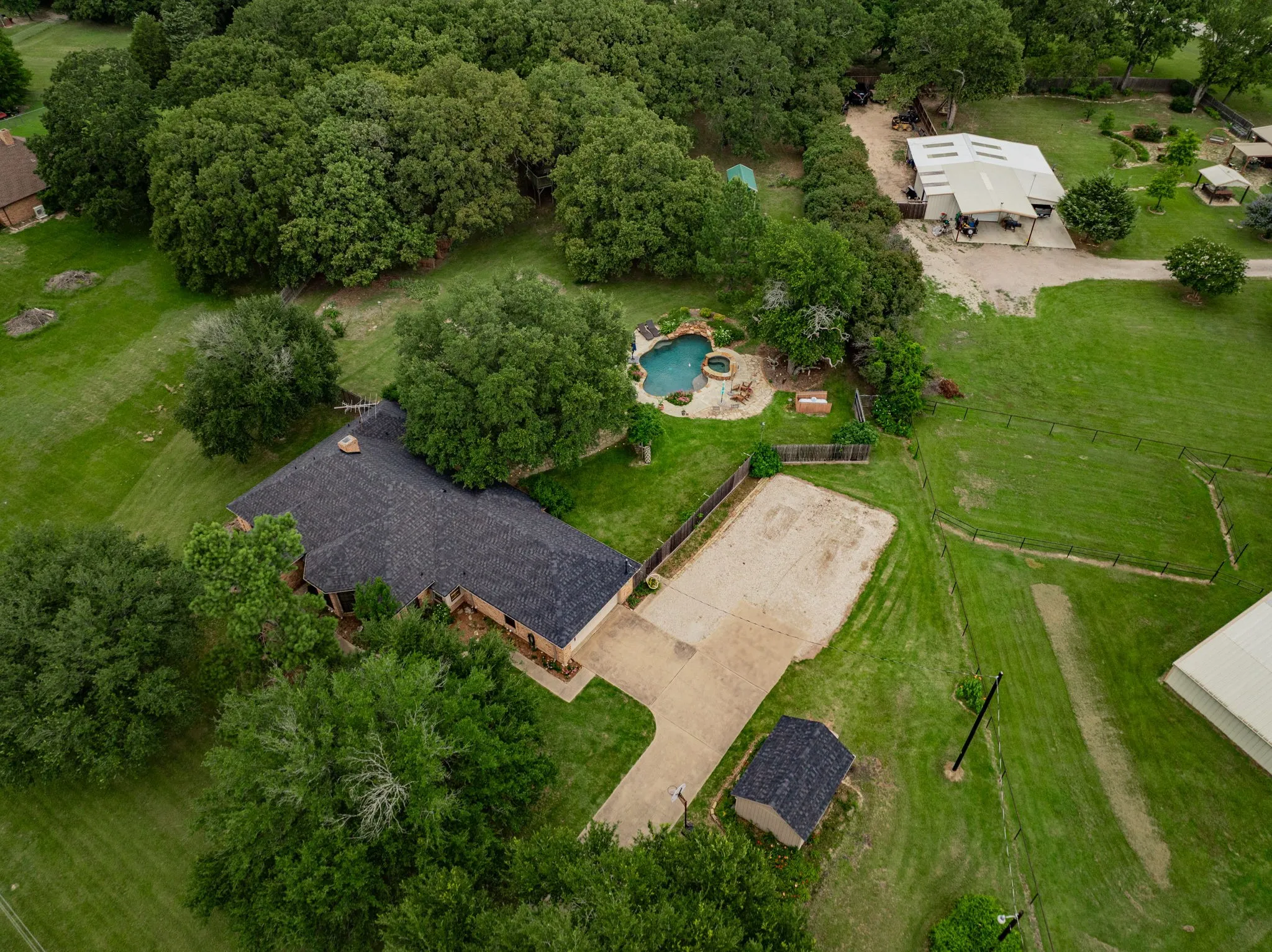 Single Family Residence For Sale in Kaufman County , 8429 Karen Lane, Terrell, Texas 75160, 3 Bedrooms, 2 Bathrooms, 2 Garage spaces, 2,062 Sqft, built in 1986, Price $529,500, mls#21146161, Real Estate Agent in Terrell, Homes For Sale in Kaufman county, Homes For Sale in Terrell, Realtor in Terrell Texas, Real Estate Brokerage Independent Realty Texas, Luminita Cordes Realtor