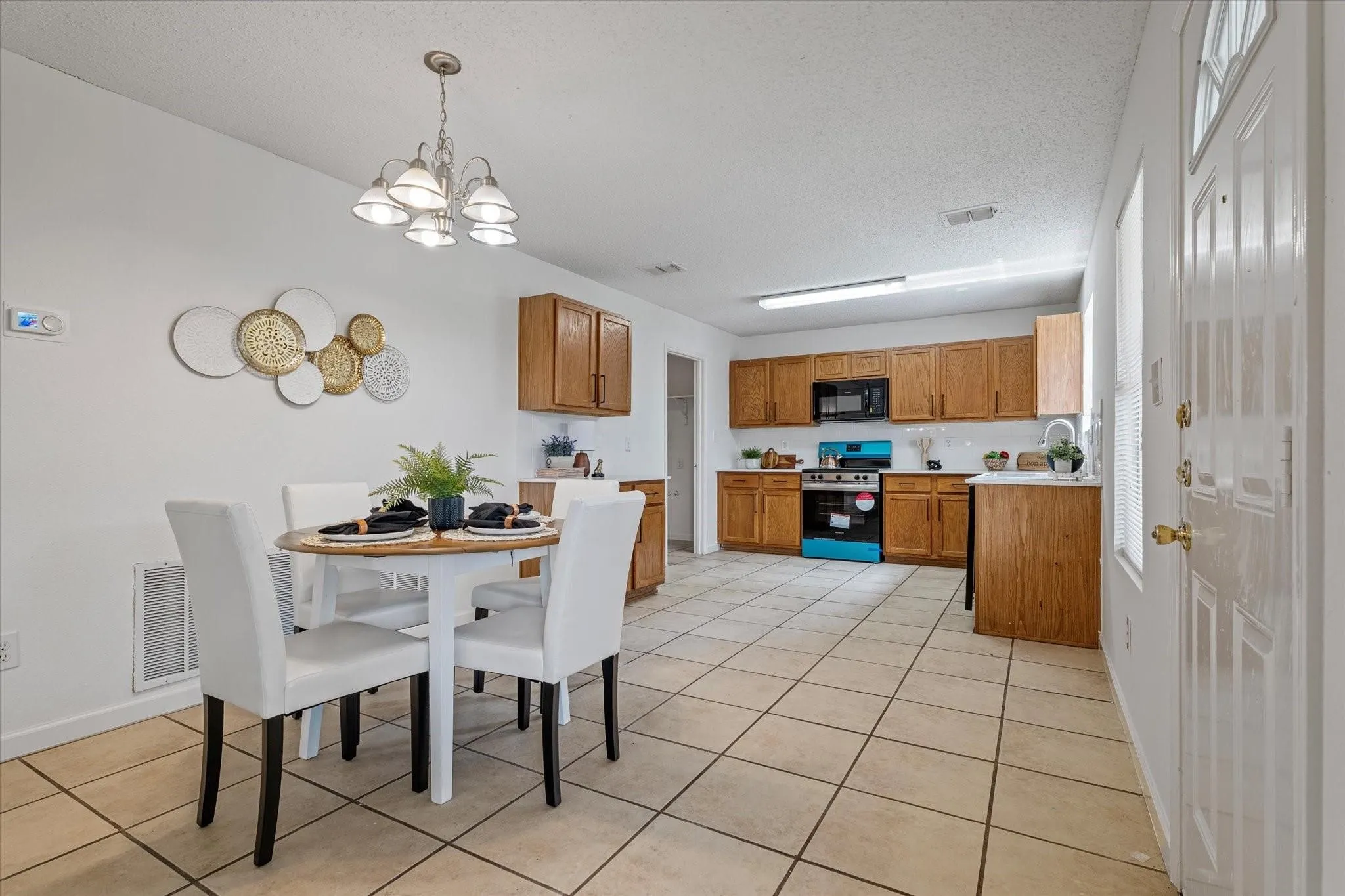 Single Family Residence For Rent in Collin County , 3300 Jacobs Drive, Mc Kinney, Texas 75070, 4 Bedroom, 3 Bathroom, 2 Garage spaces, 2,132 Sqft, built in 1998, mls#21150723, Real Estate Agent in Mc Kinney, Homes For Rent in Collin county, Homes For Rent in Mc Kinney, Realtor in Mc Kinney Texas, Real Estate Brokerage Independent Realty Texas, Luminita Cordes Realtor
